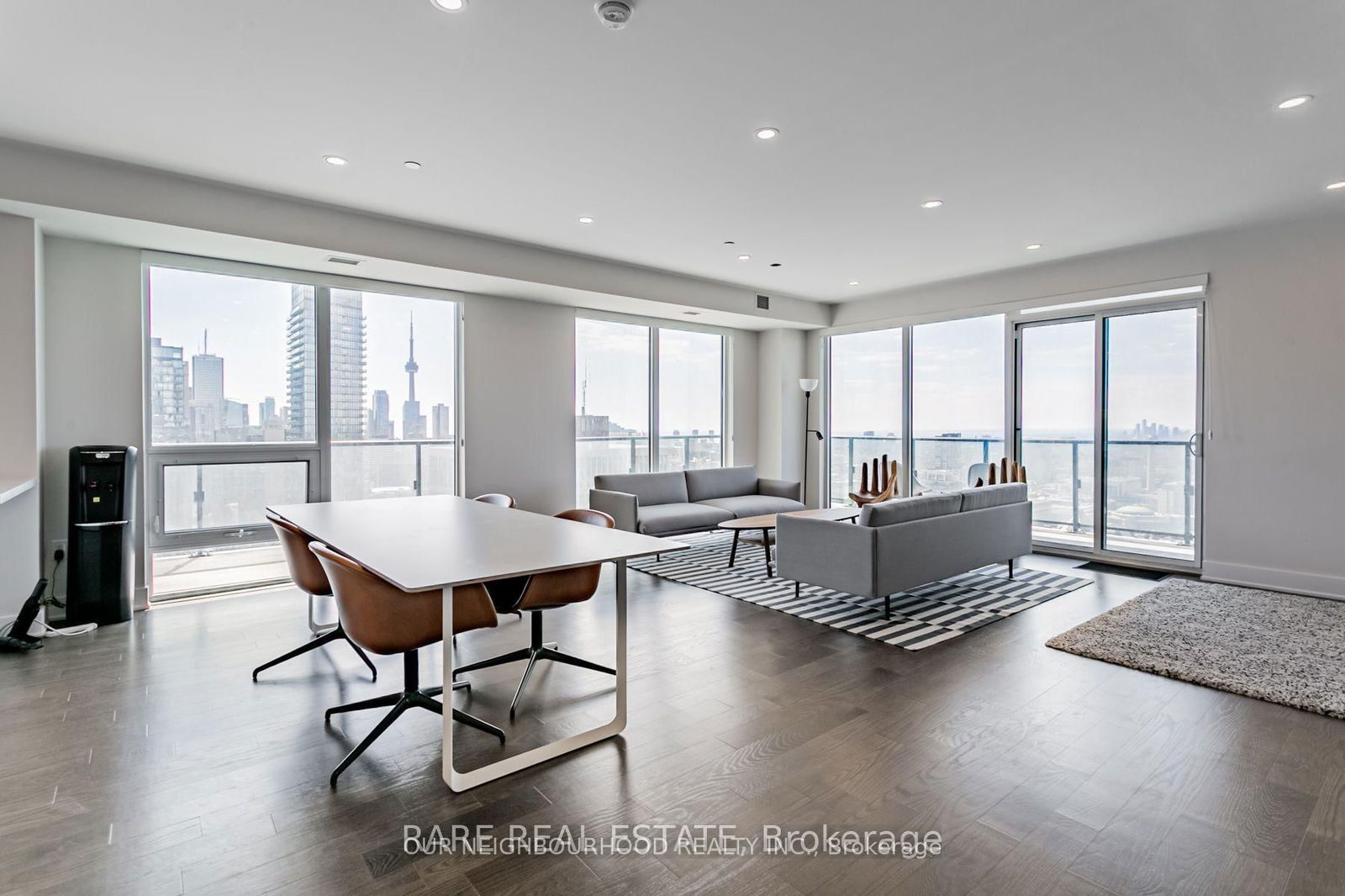 955 Bay St, unit 3402 for rent