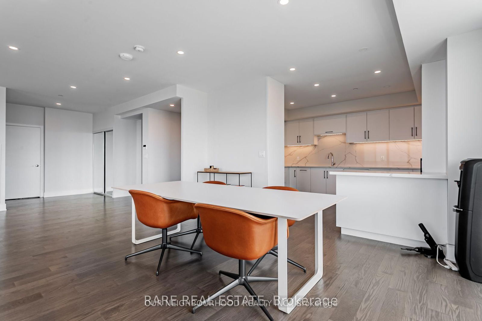 955 Bay St, unit 3402 for rent