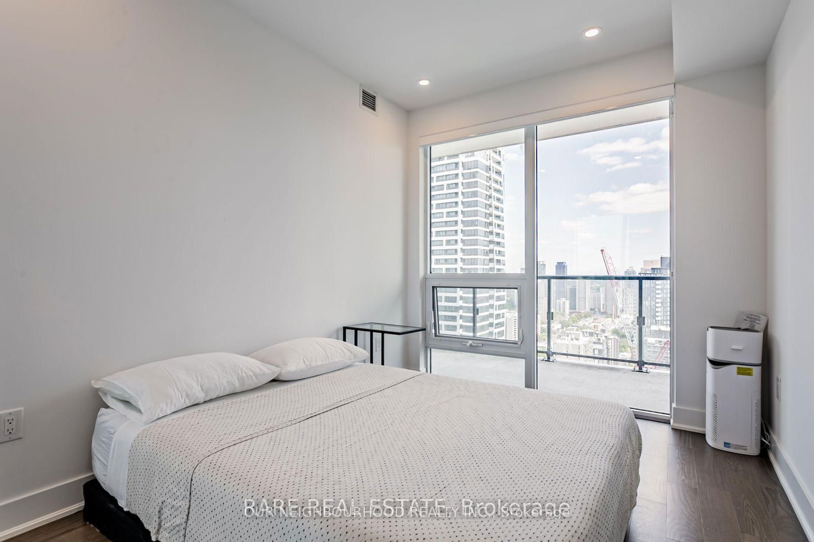 955 Bay St, unit 3402 for rent