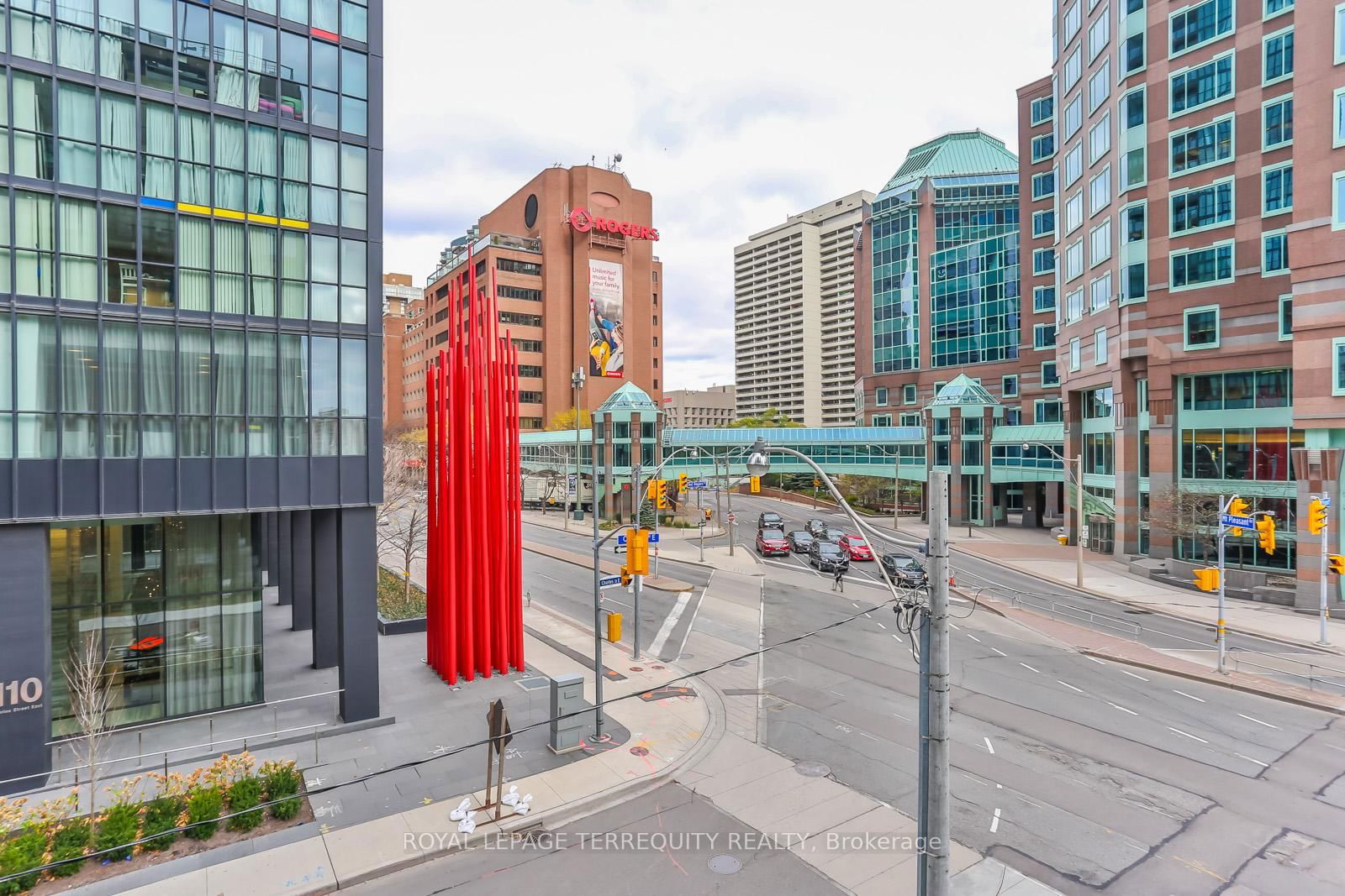 101 Charles St E, unit 315 for sale