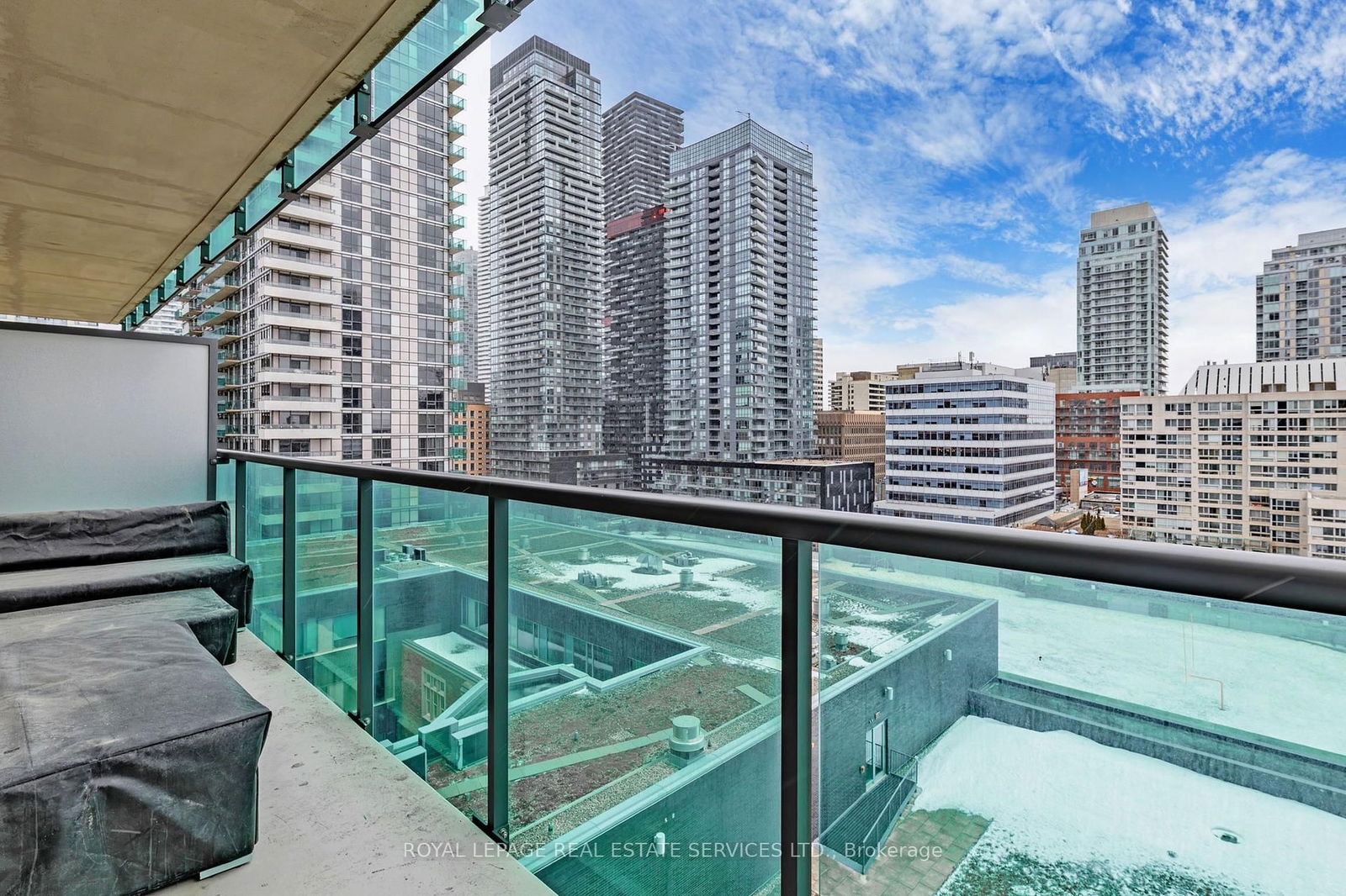 25 Broadway Ave, unit 901 for sale