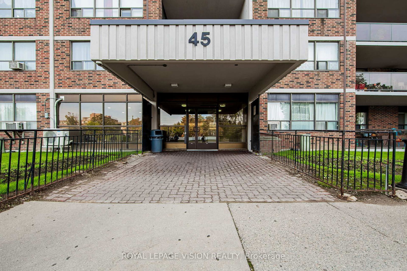 45 Sunrise Ave, unit PH10 for sale