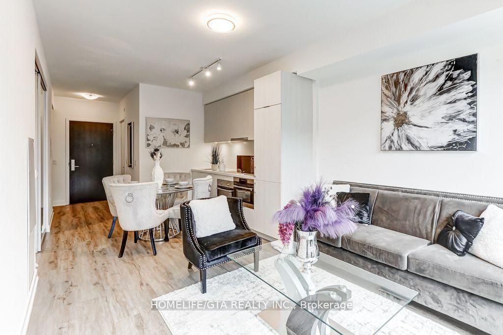 158 Front St E, unit 223 for sale