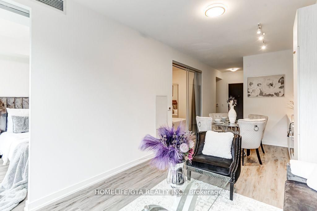 158 Front St E, unit 223 for sale