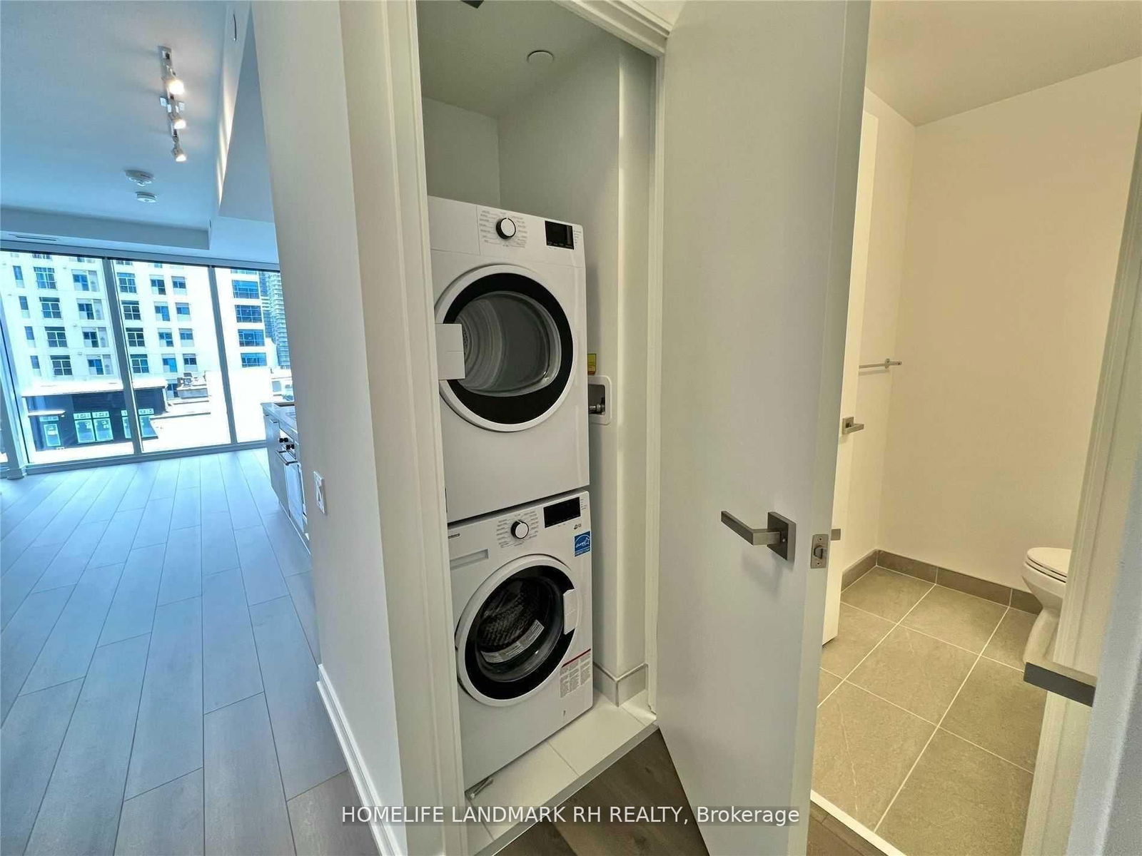 3 Gloucester St, unit 503 for rent