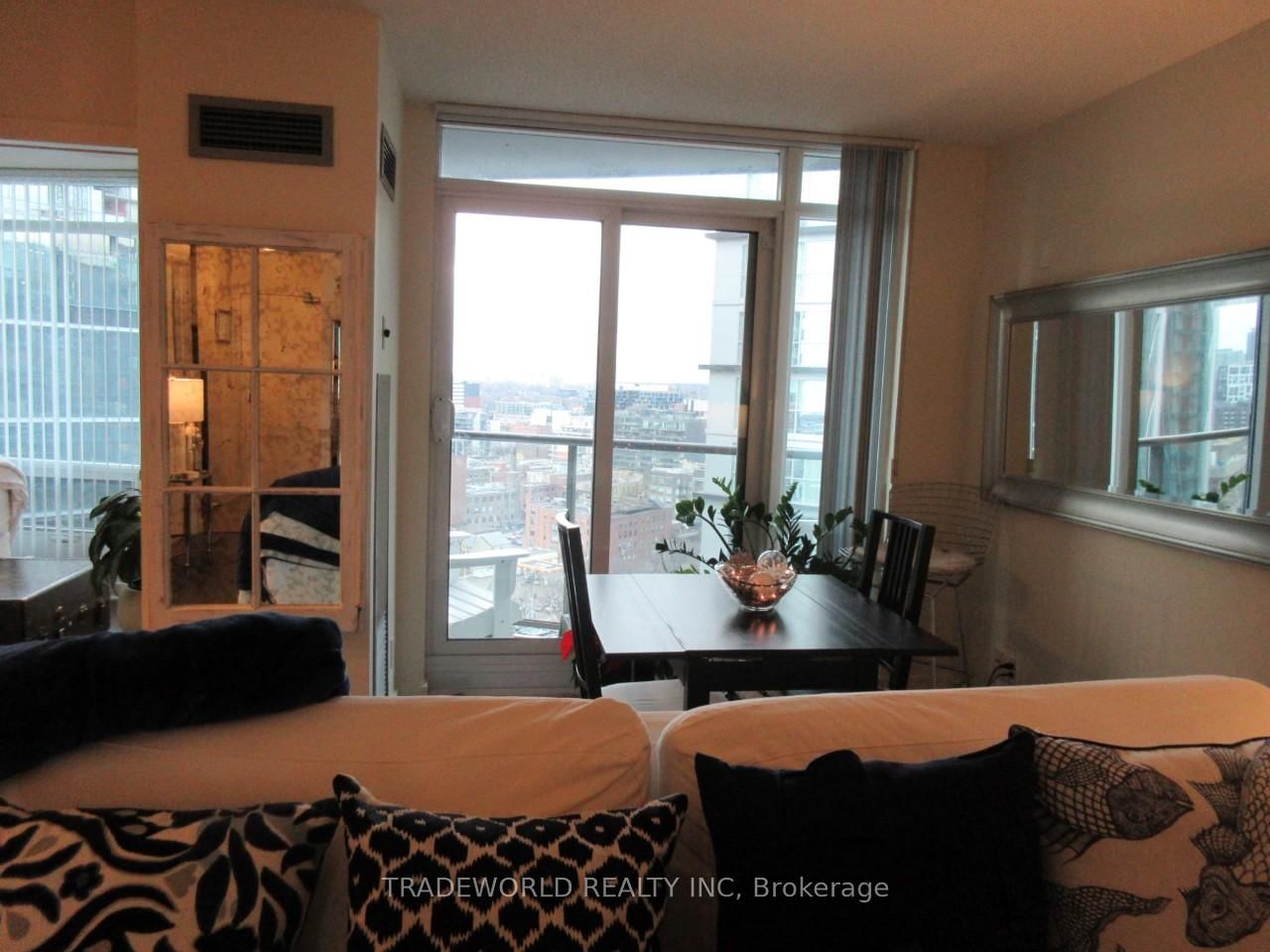 373 Front St W, unit 2611 for rent