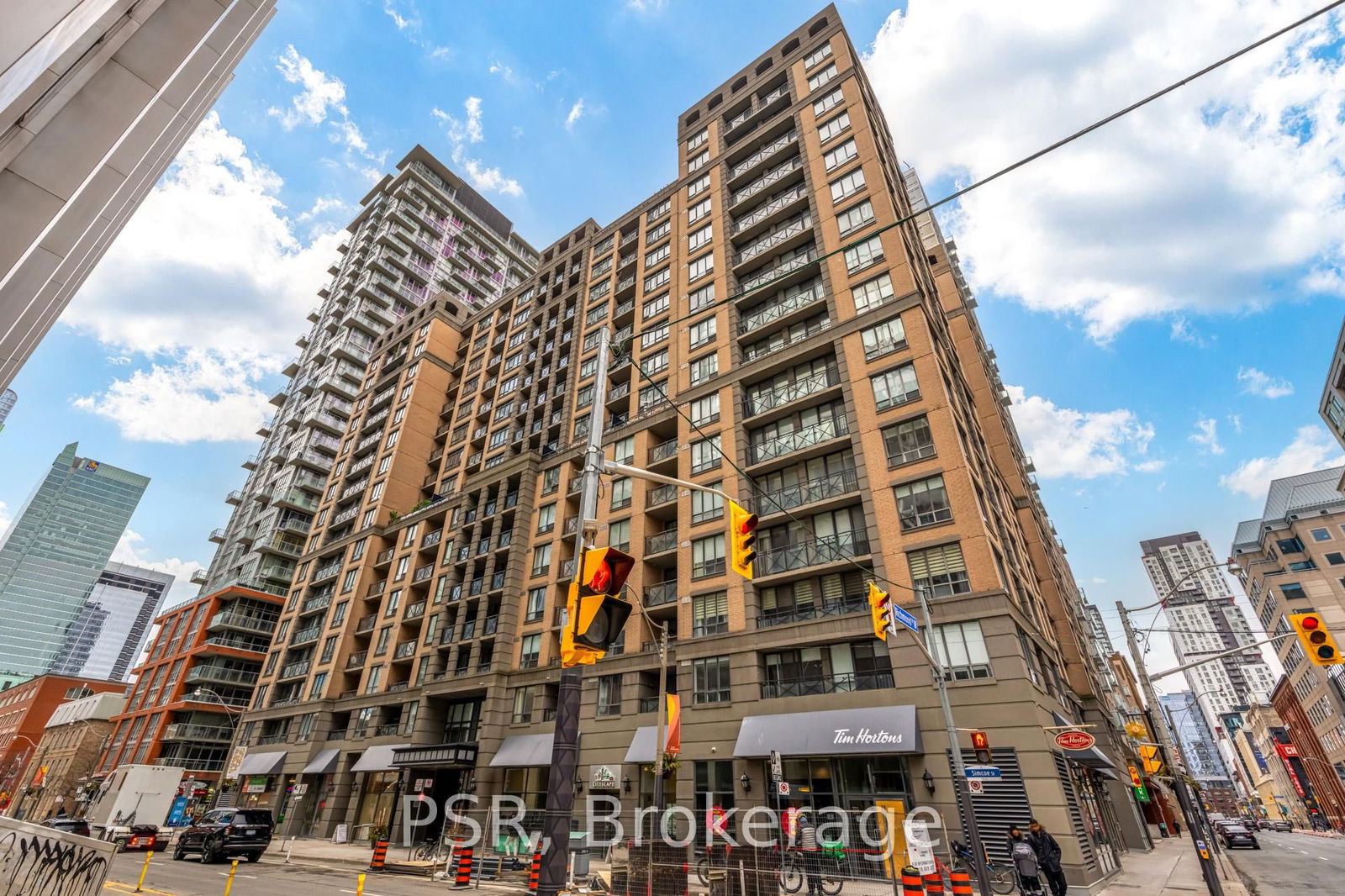 140 Simcoe St, unit 1105 for rent