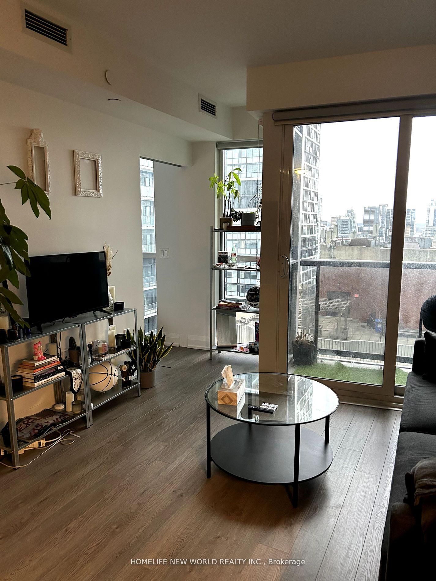 77 Mutual St, unit 1710 for rent