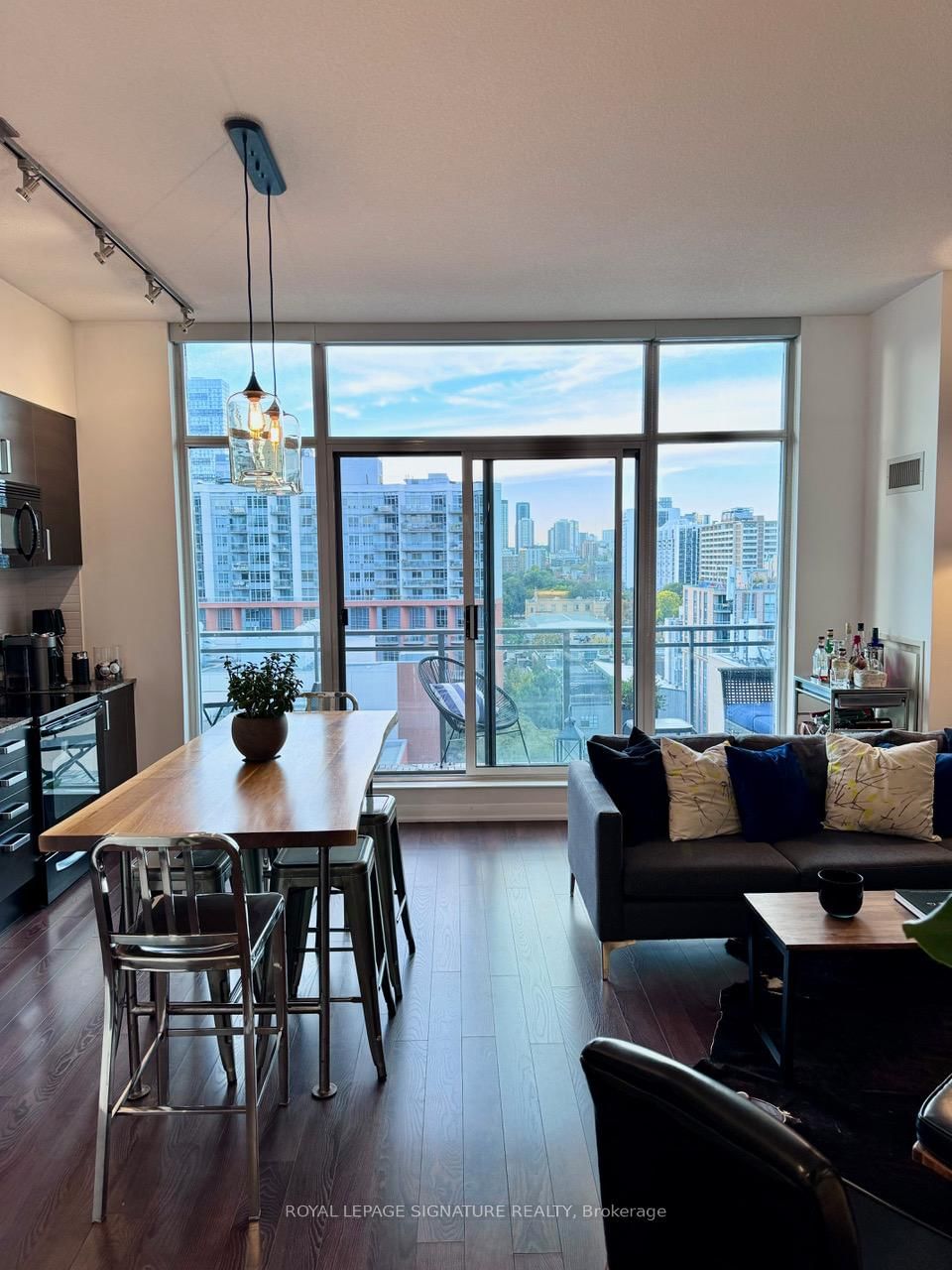 205 Frederick St, unit PH06 for rent