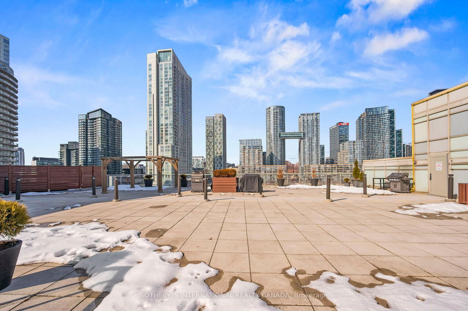 550 Queens Quay W, unit 512 for sale