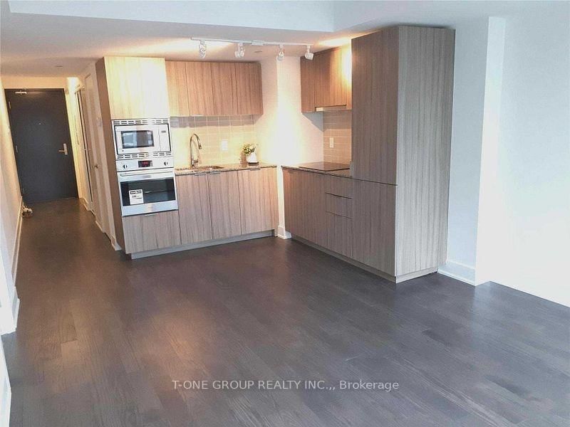 955 Bay St, unit 2116 for rent