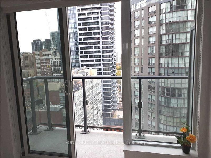 955 Bay St, unit 2116 for rent