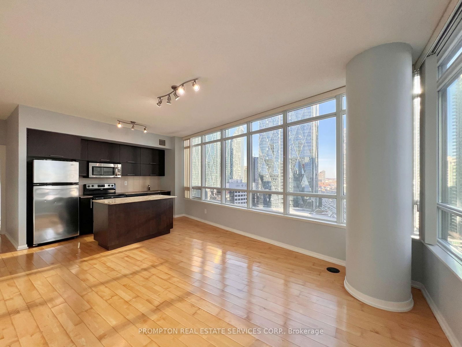 65 Bremner Blvd, unit 1910 for rent