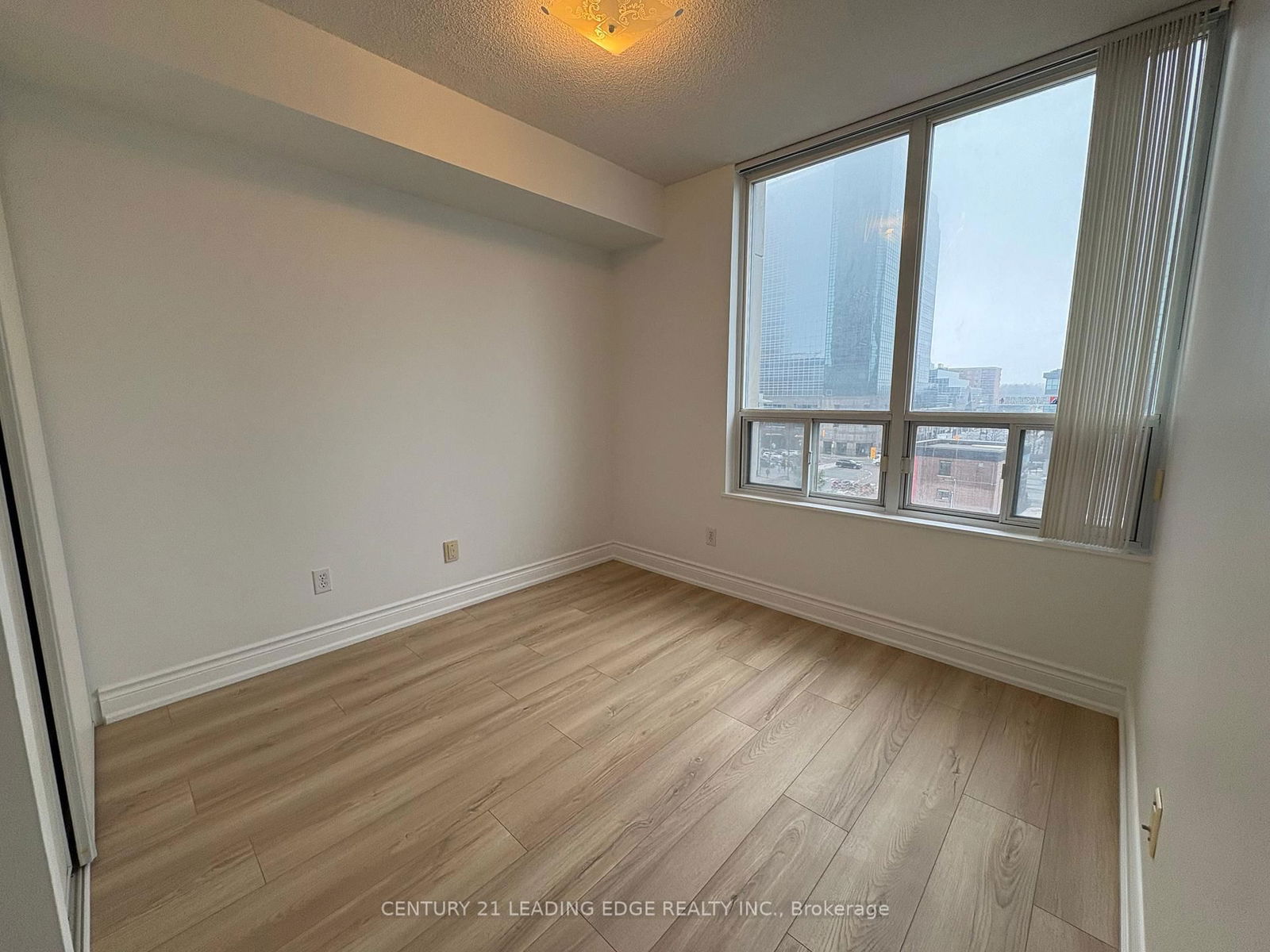 28 Empress Ave, unit 715 for rent