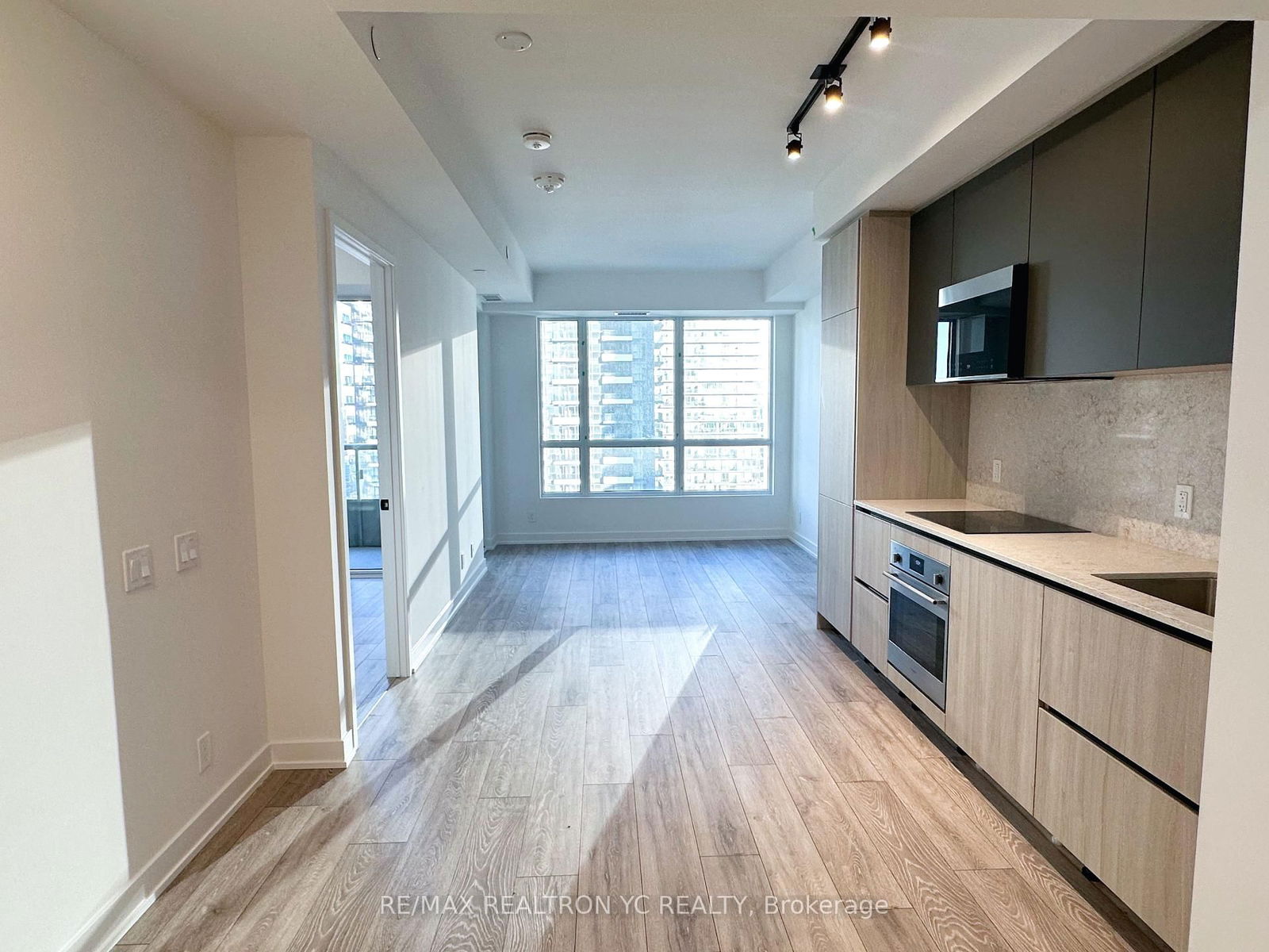 108 Peter St, unit 2603 for rent