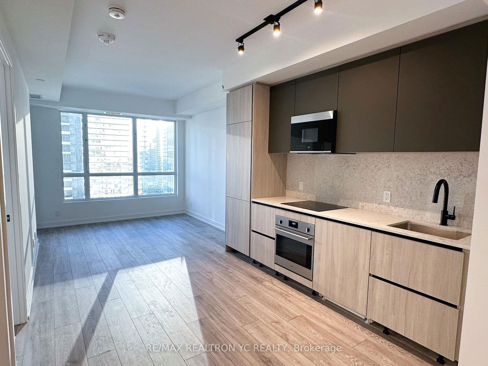 108 Peter St, unit 2603 for rent