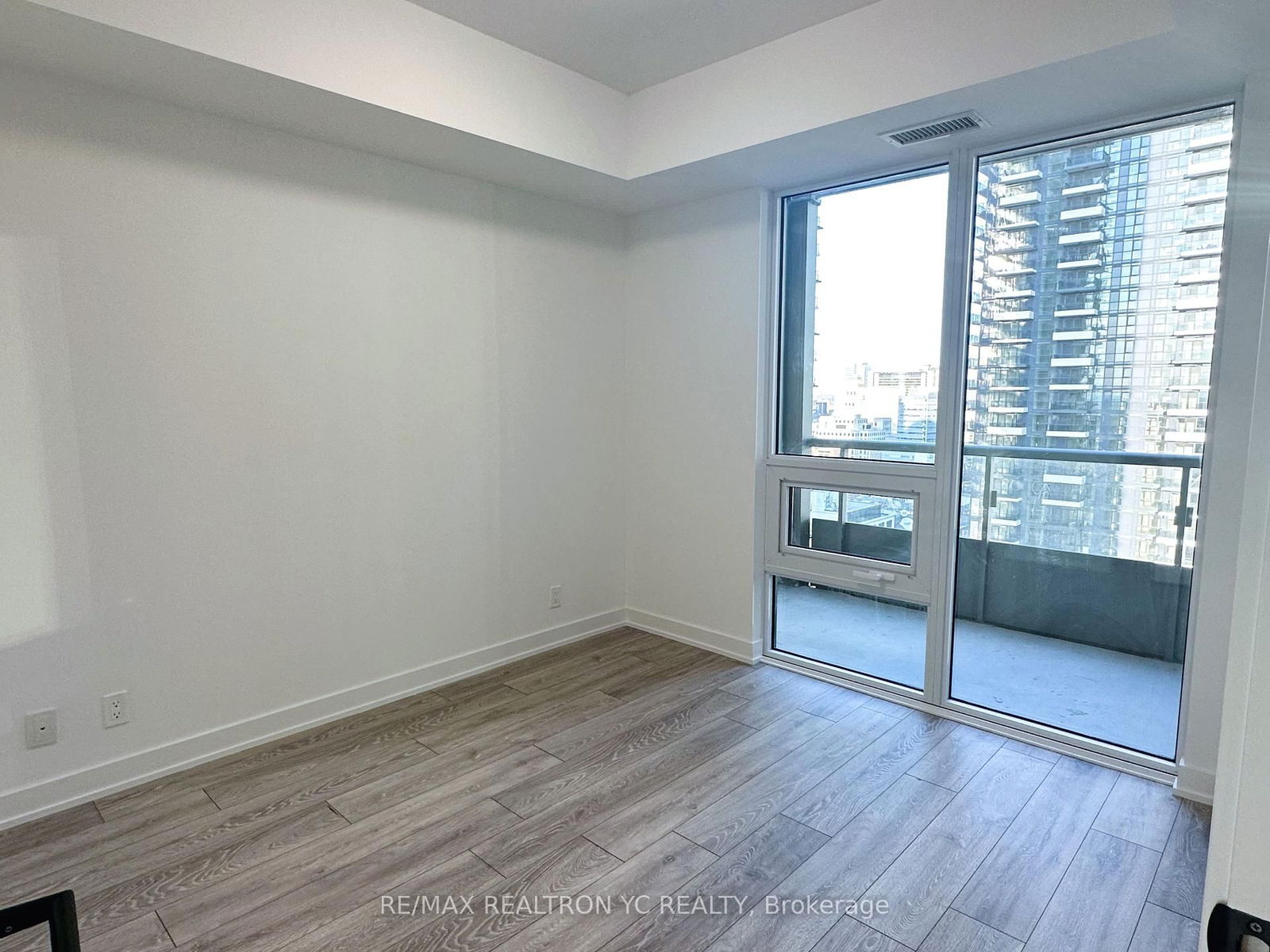 108 Peter St, unit 2603 for rent