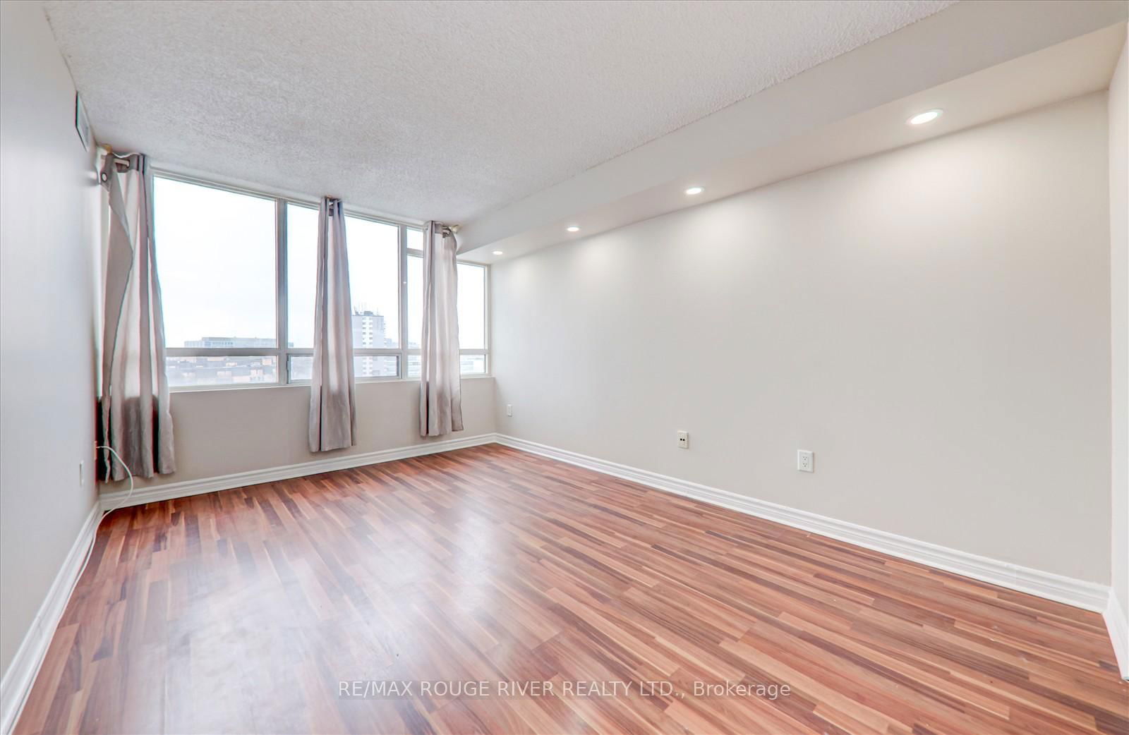 3050 Ellesmere Rd, unit 903 for rent