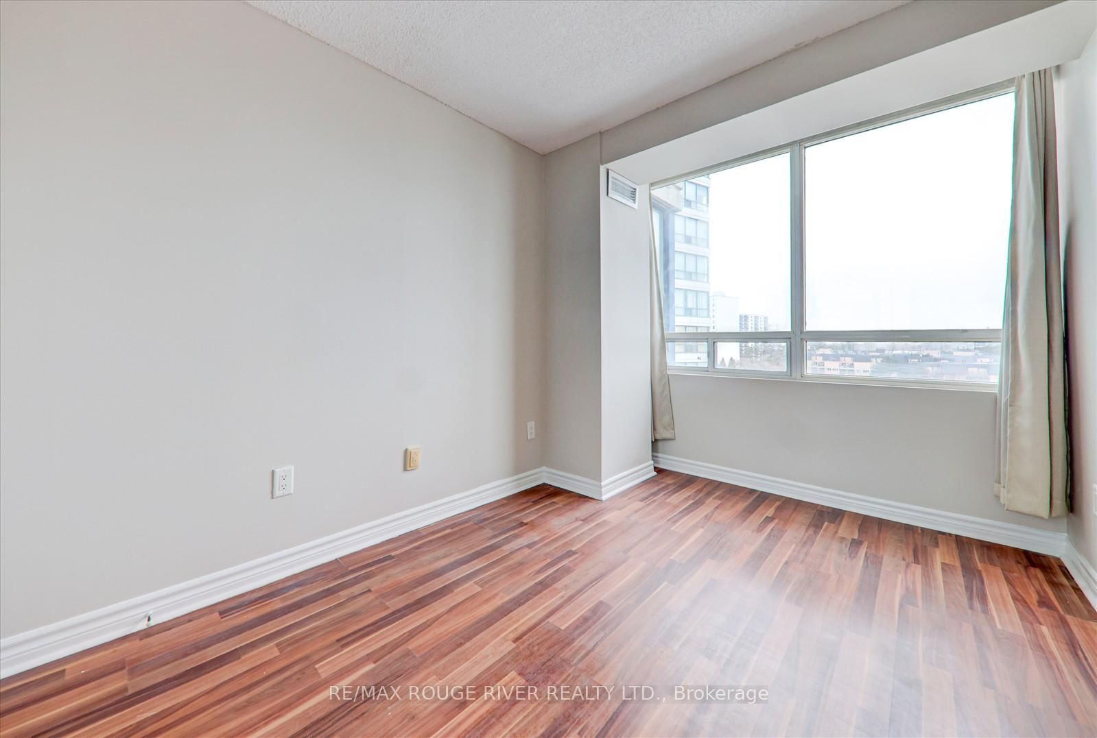 3050 Ellesmere Rd, unit 903 for rent