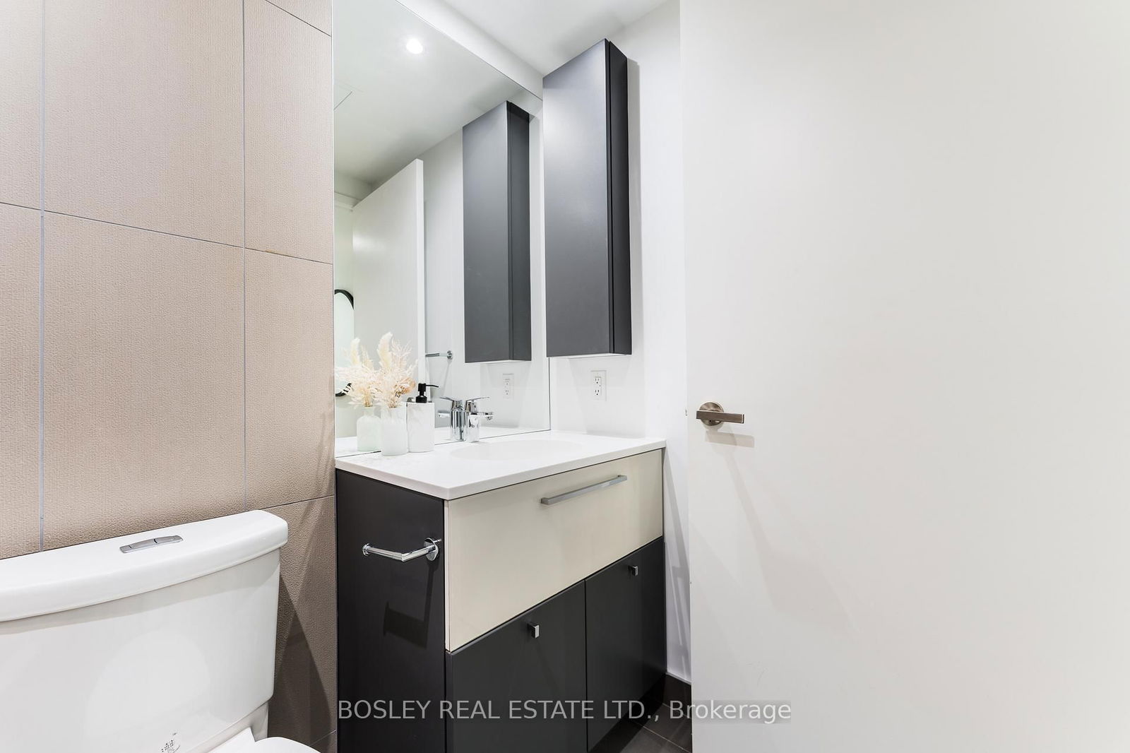 15 Grenville St, unit 1206 for rent