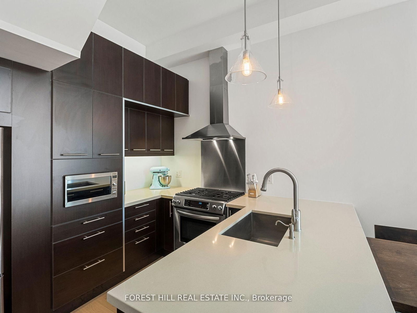 483 Dupont St, unit 112 for sale