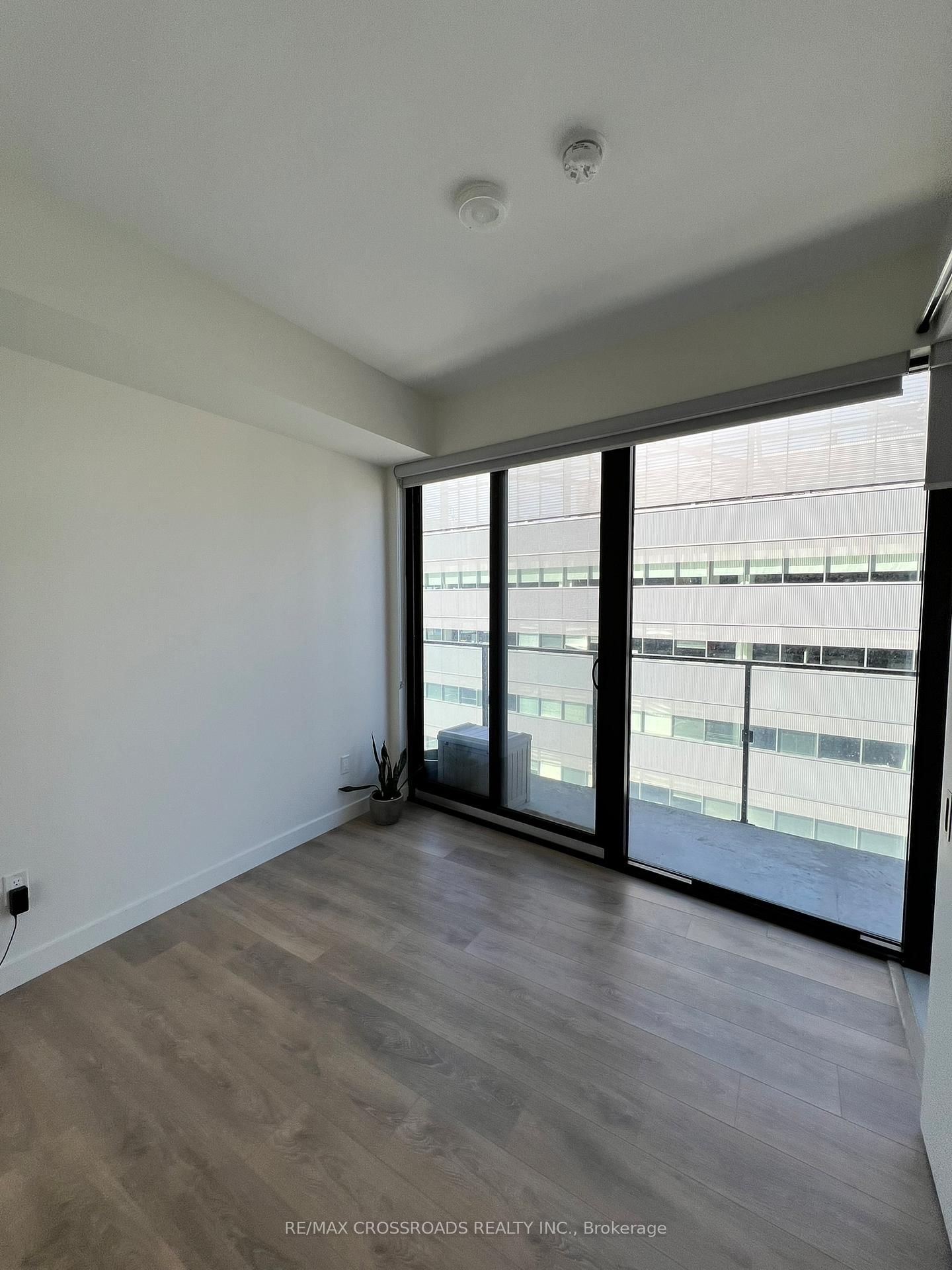 215 Queen St W, unit 2105 for rent