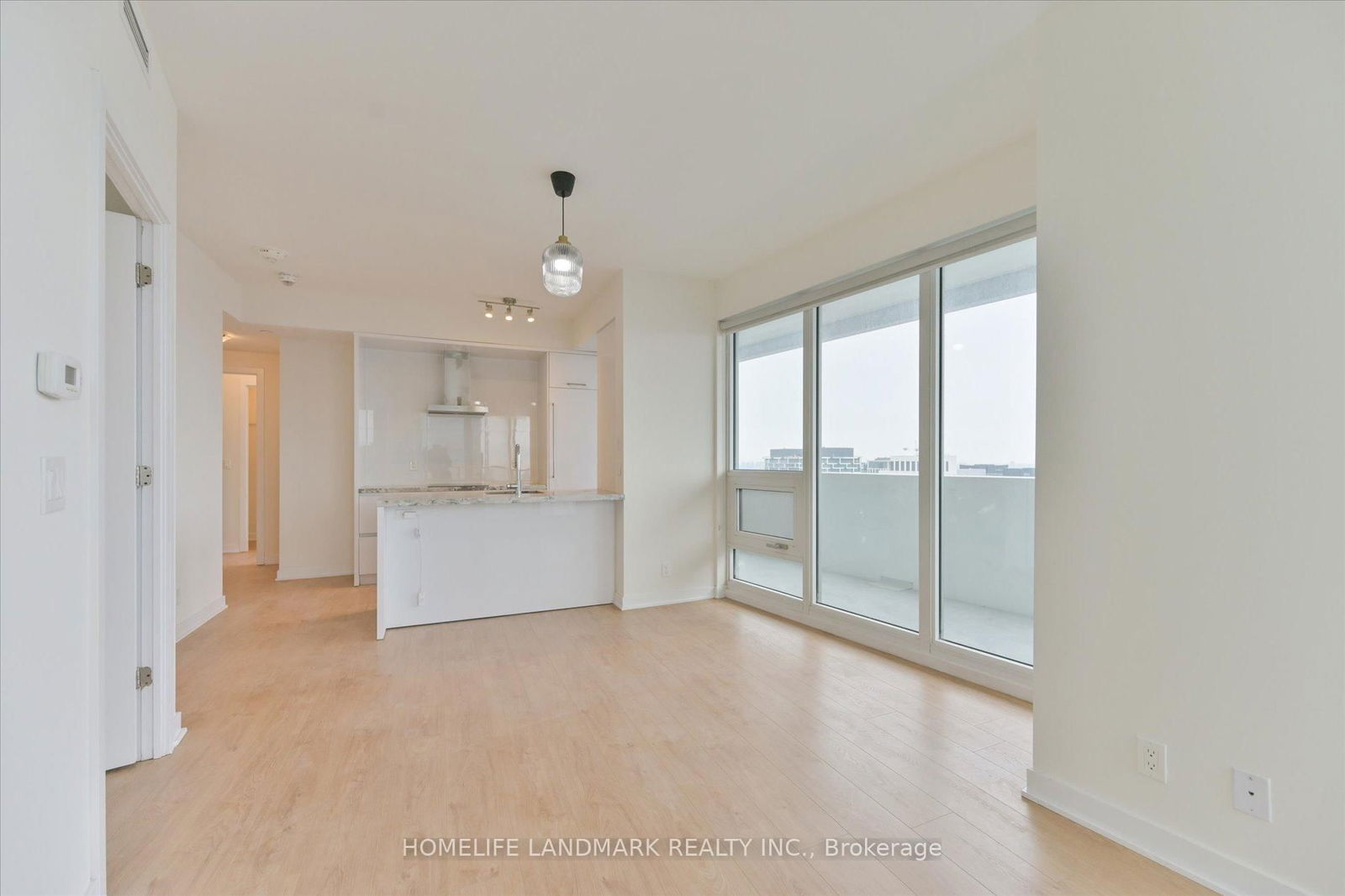 2221 Yonge St, unit 4003 for sale