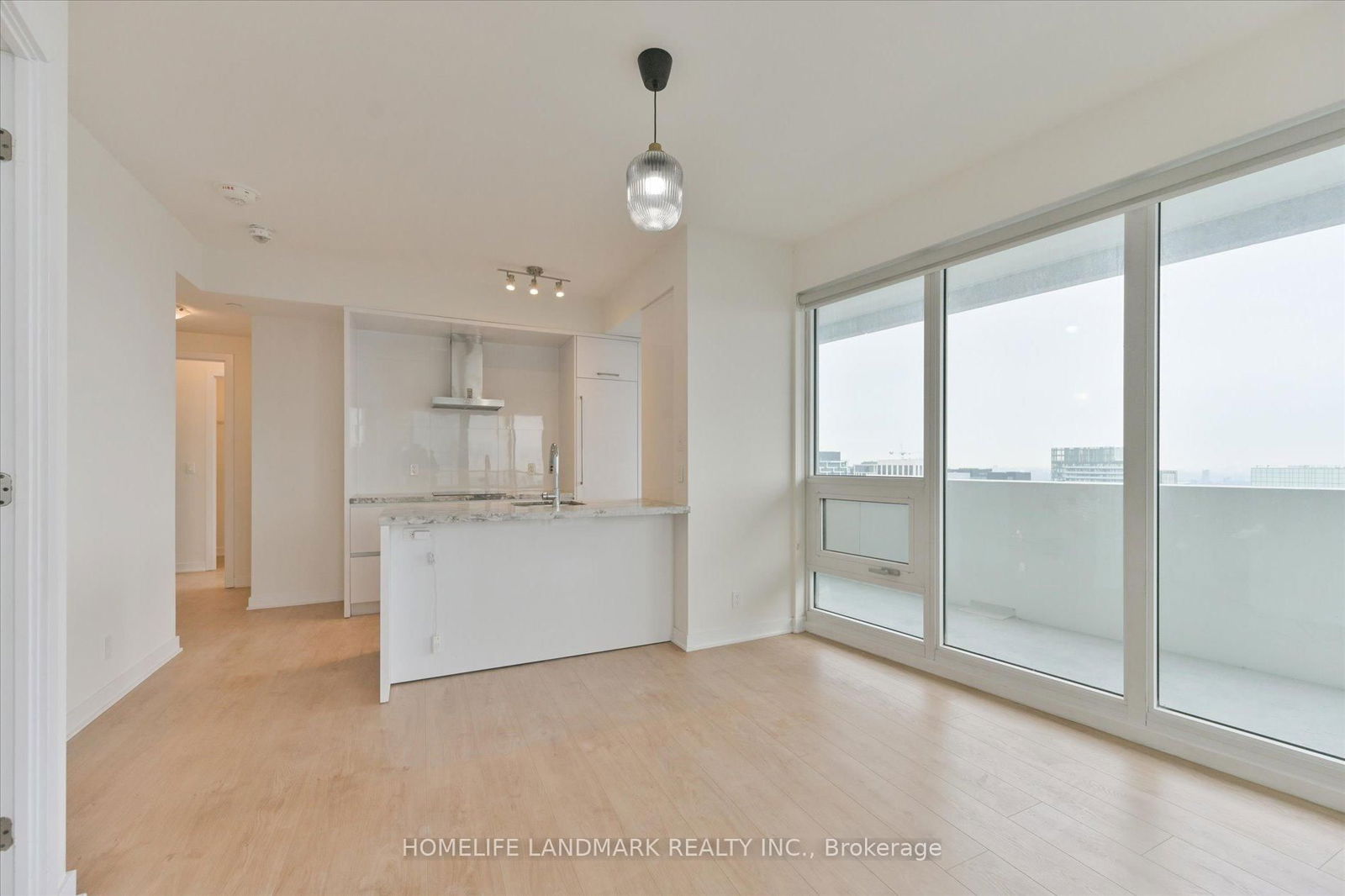 2221 Yonge St, unit 4003 for sale