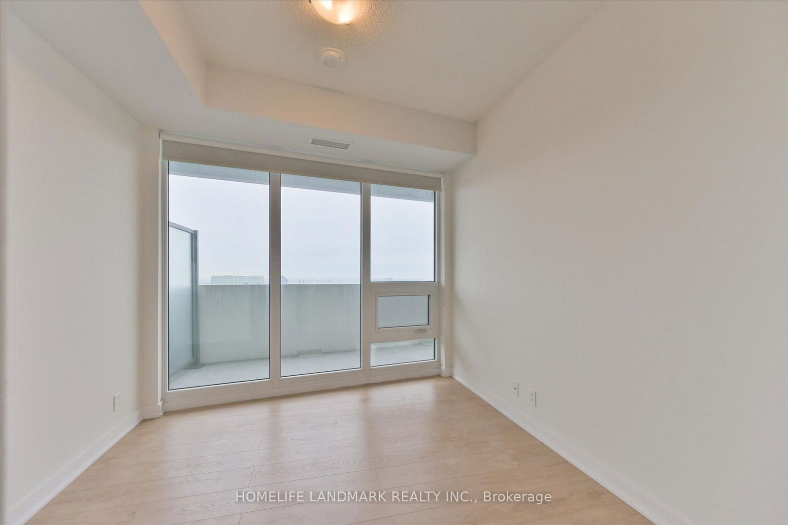 2221 Yonge St, unit 4003 for sale