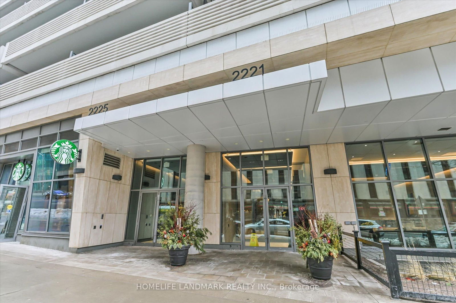 2221 Yonge St, unit 4003 for sale