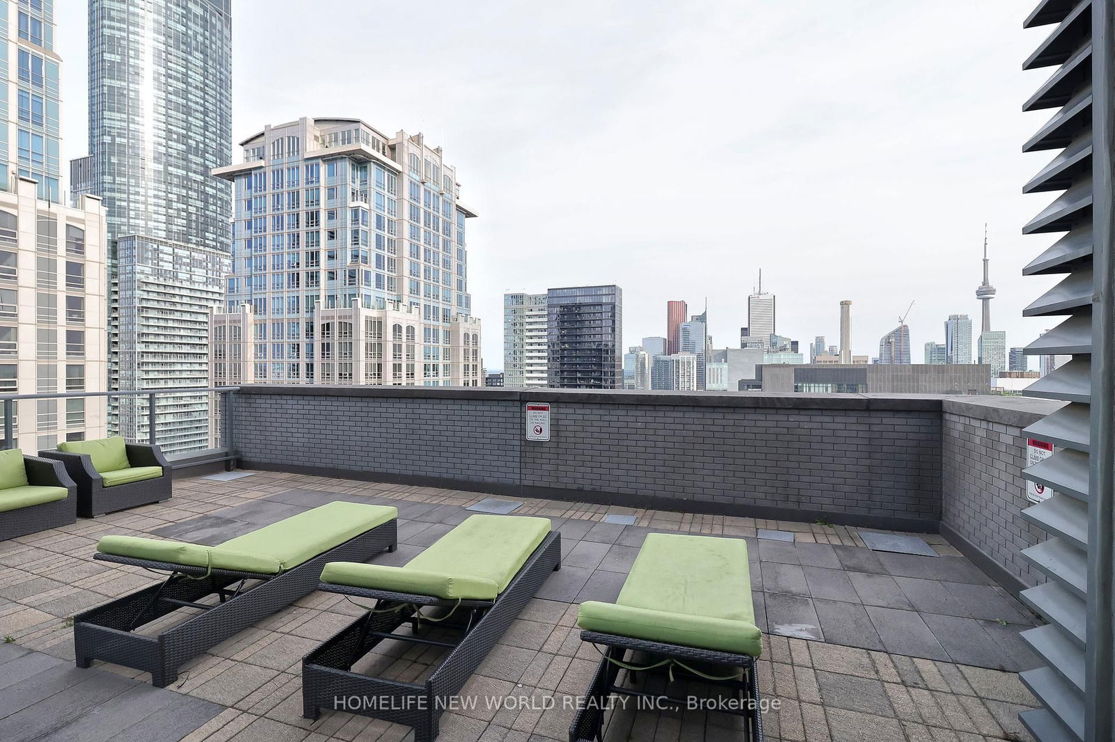 770 Bay St, unit 1613 for sale