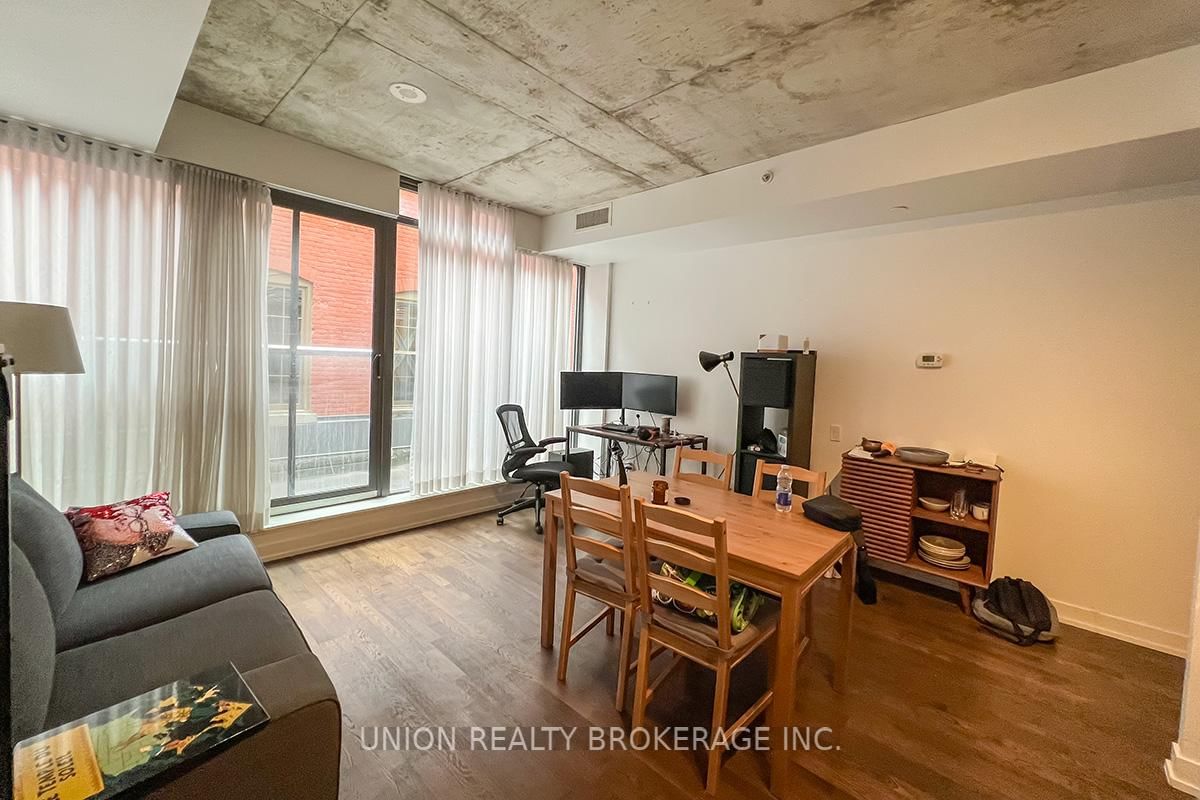 560 King St W, unit 222 for rent