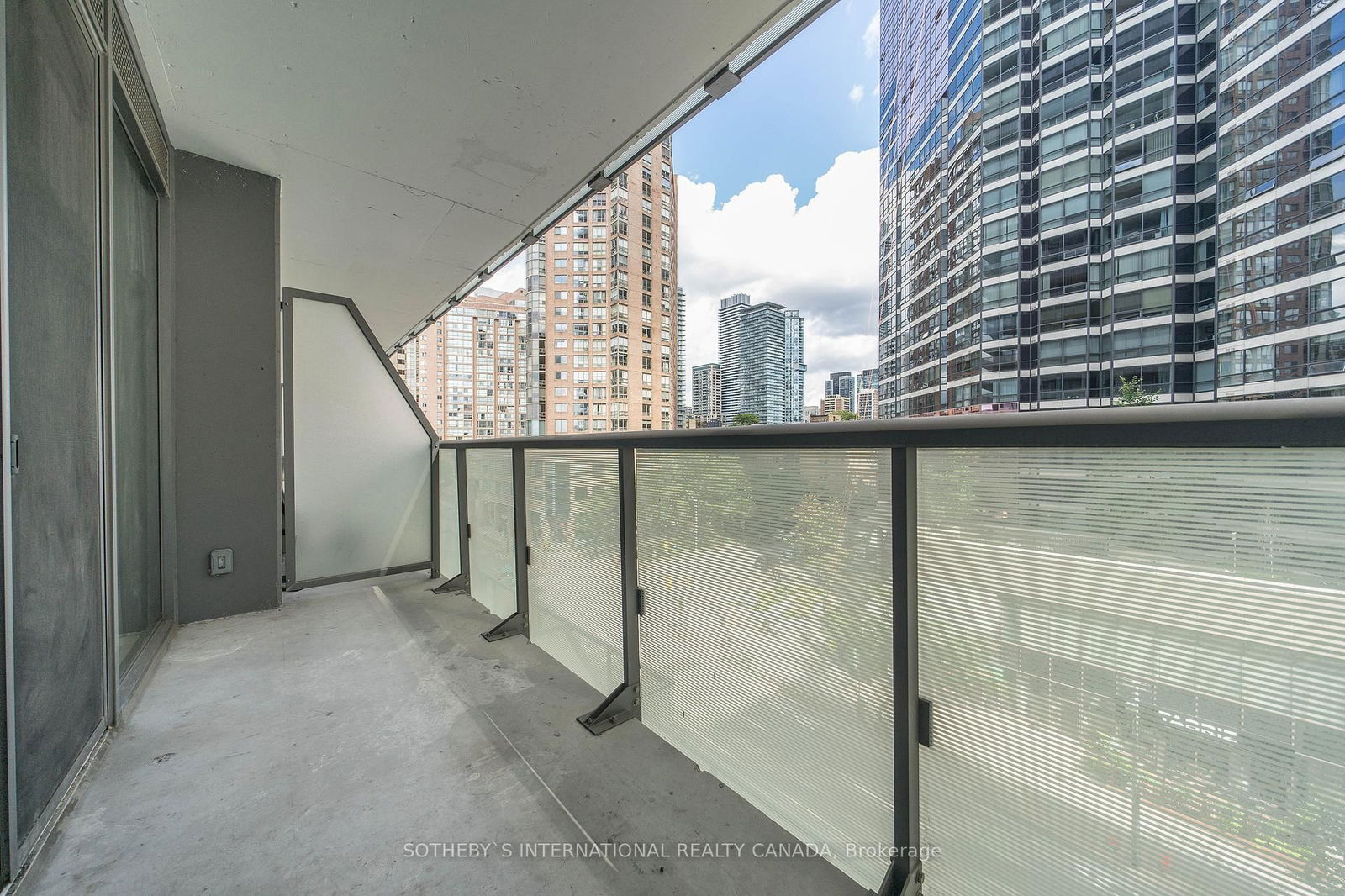 57 St Joseph St, unit 502 for rent