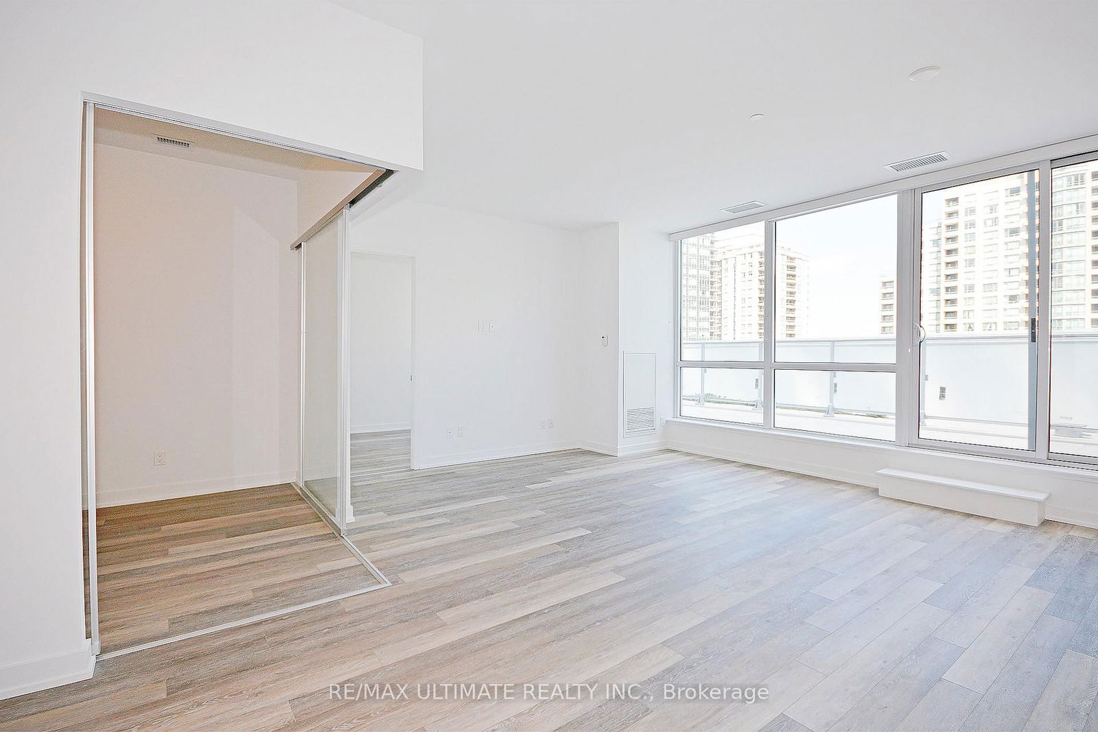 5180 Yonge St, unit 410 for rent