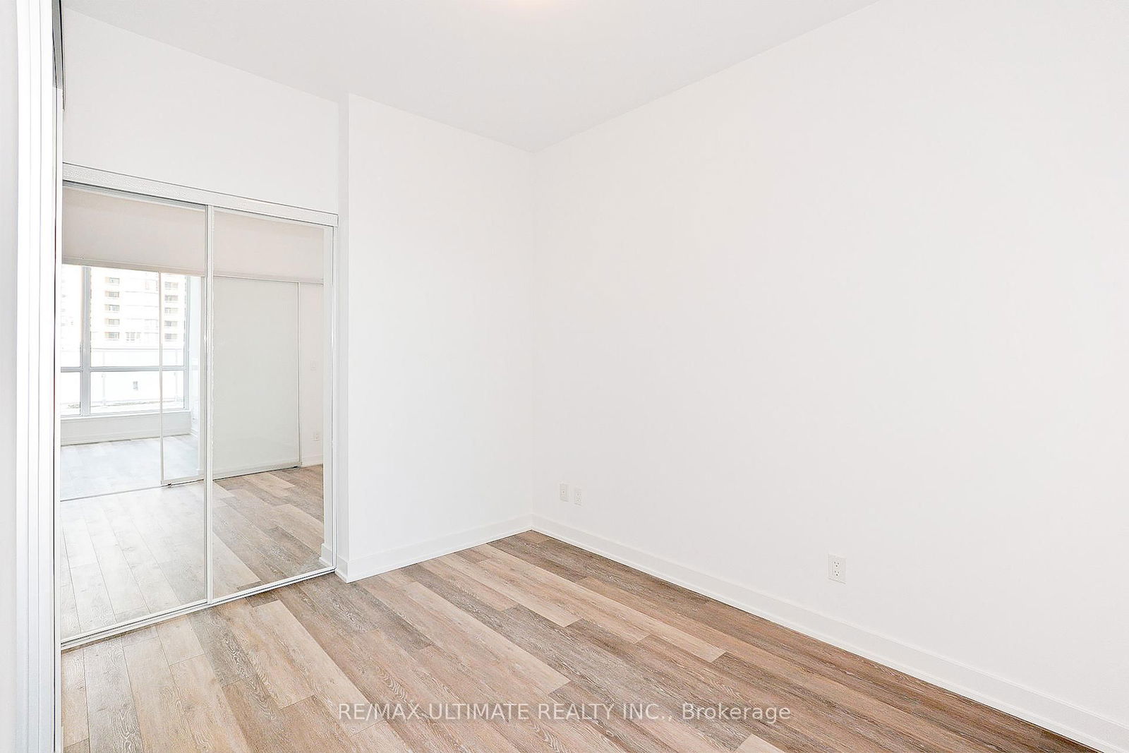 5180 Yonge St, unit 410 for rent