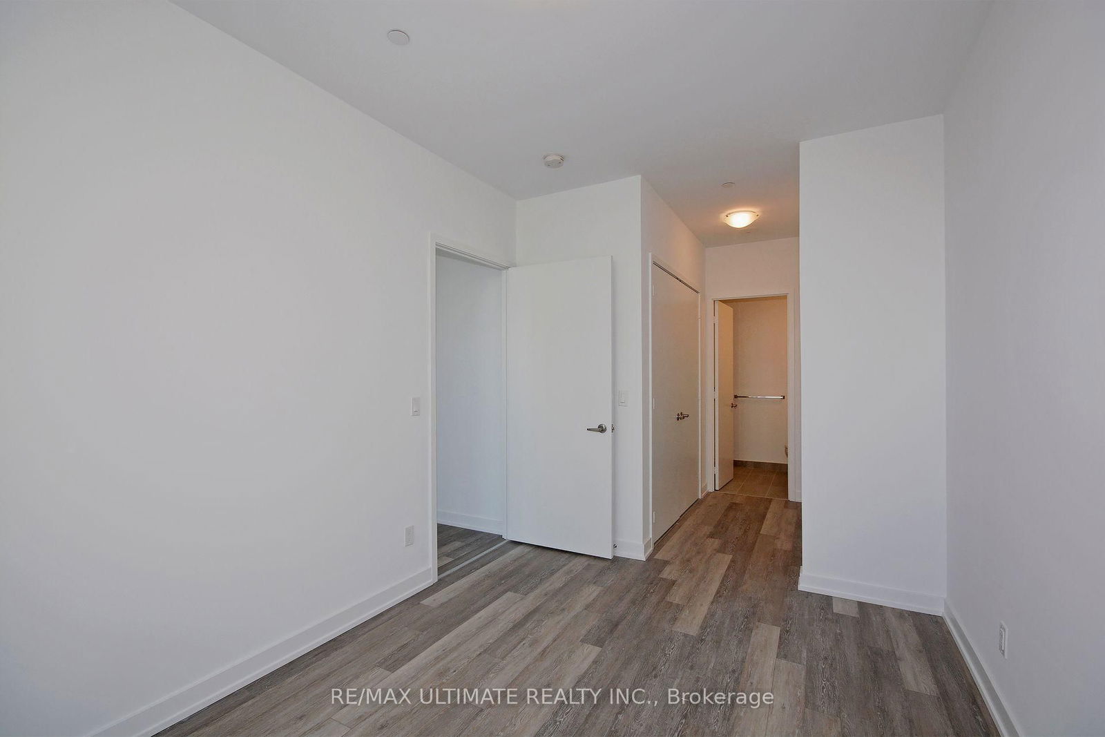 5180 Yonge St, unit 410 for rent