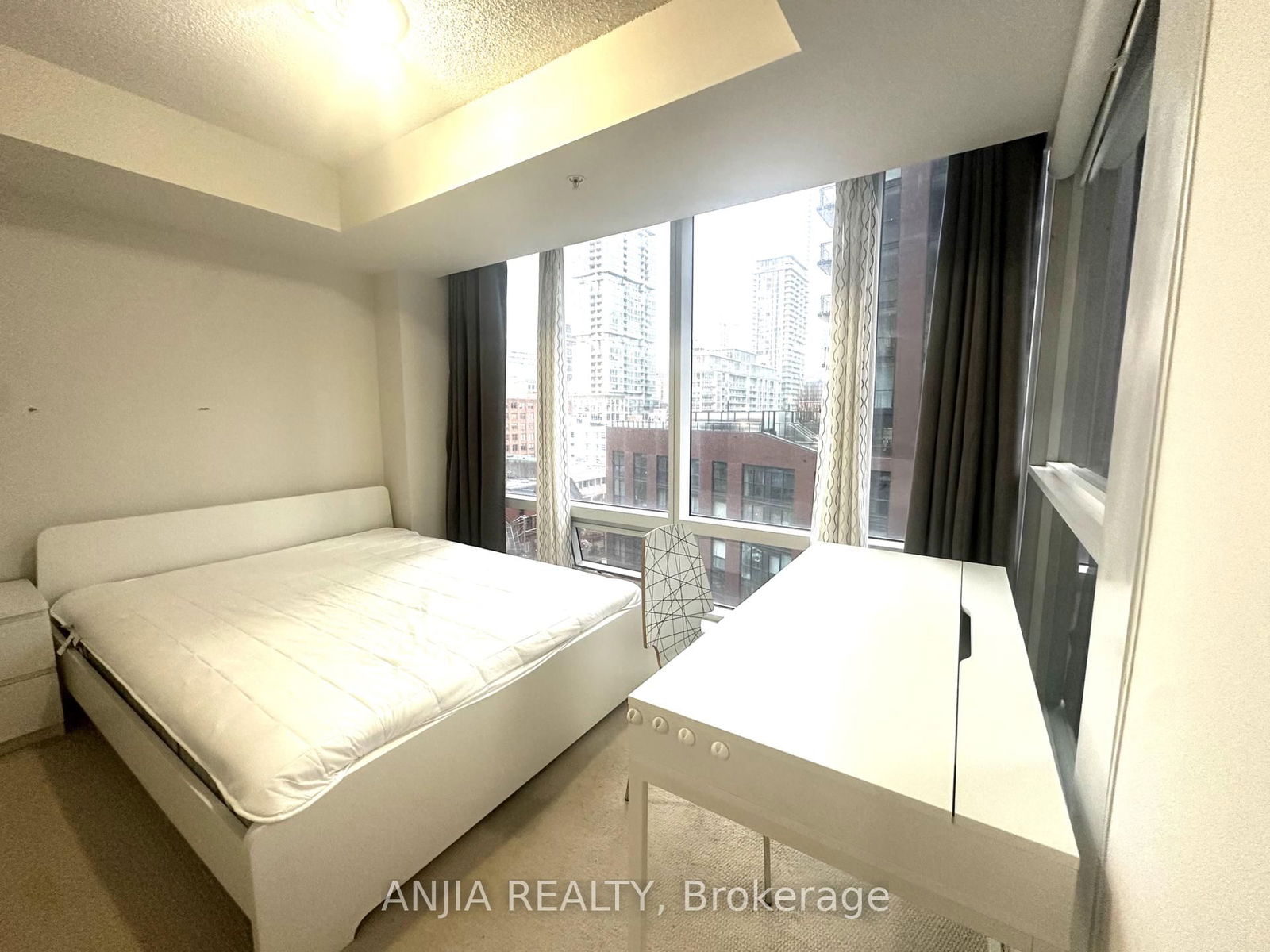 295 Adelaide St W, unit 808 for rent