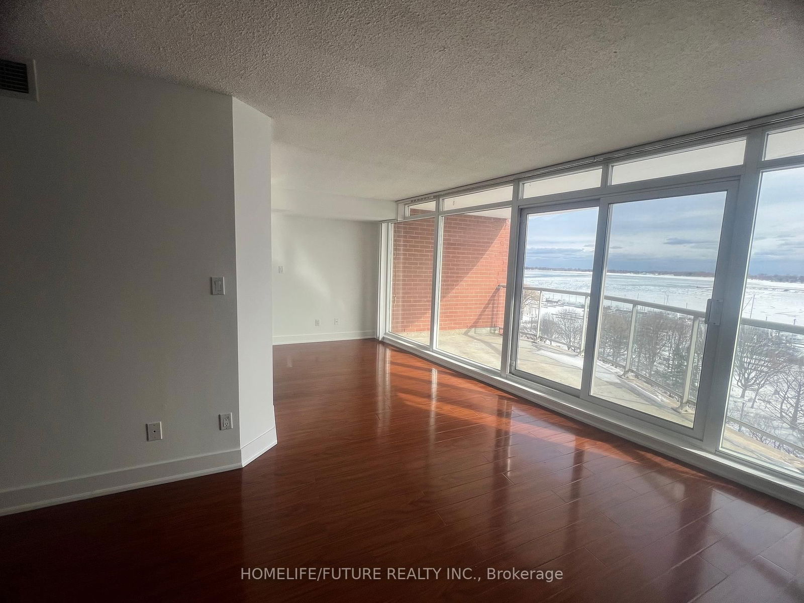 550 Queens Quay W, unit 1022 for sale