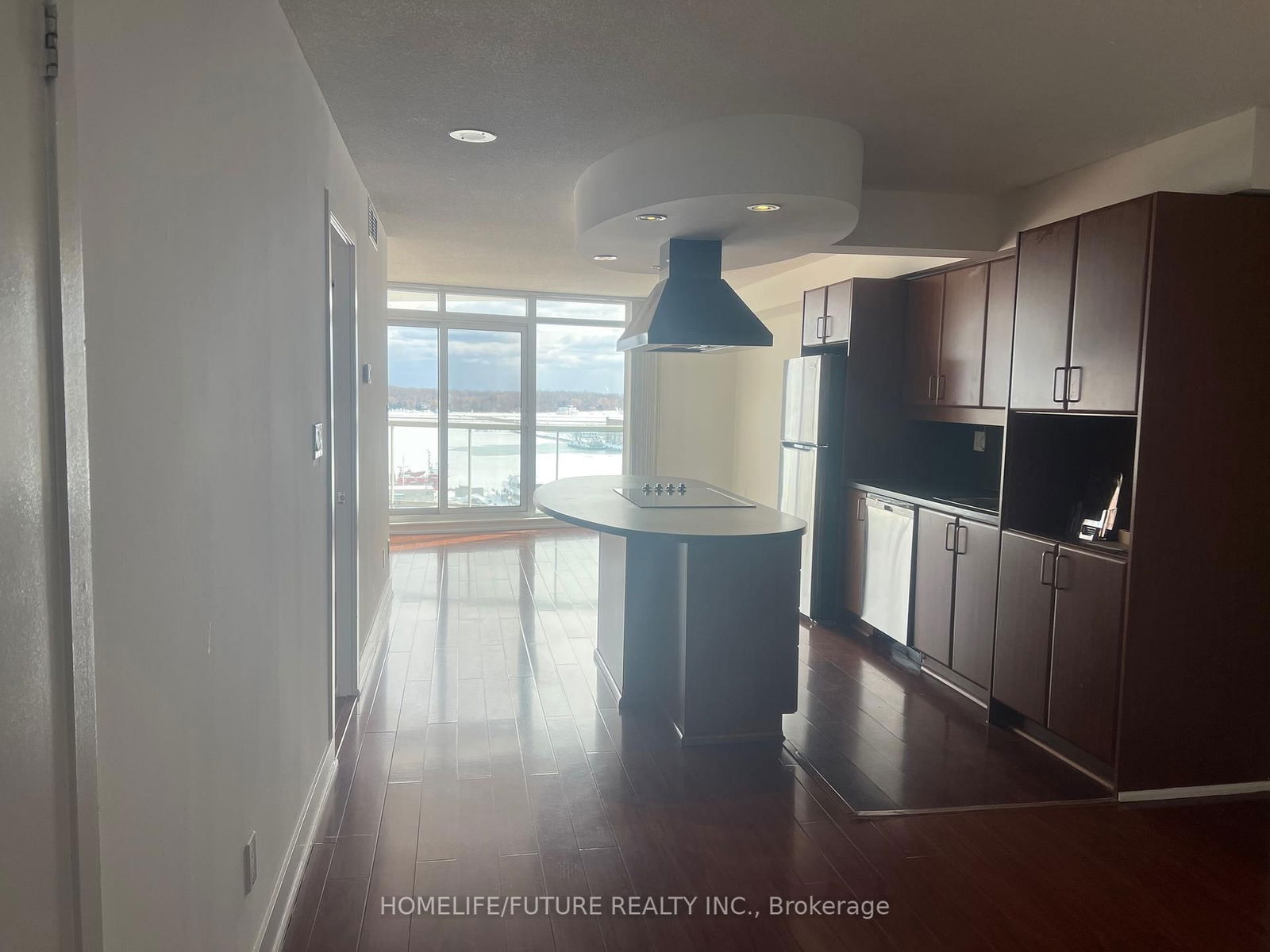 550 Queens Quay W, unit 1022 for sale