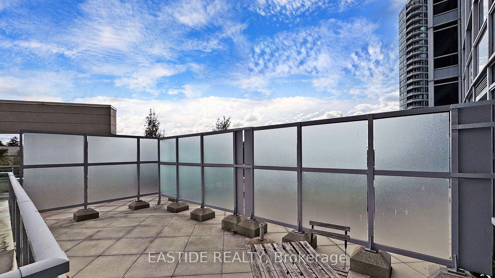 18 Holmes Ave, unit 315 for sale