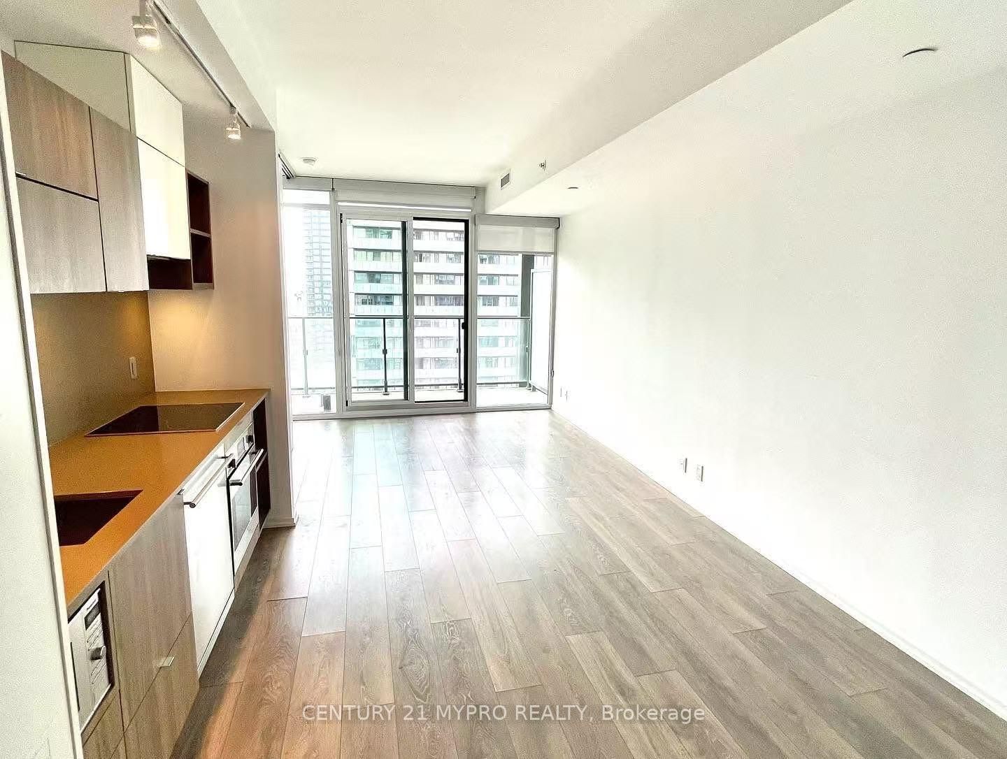 125 Peter St, unit 3210 for rent