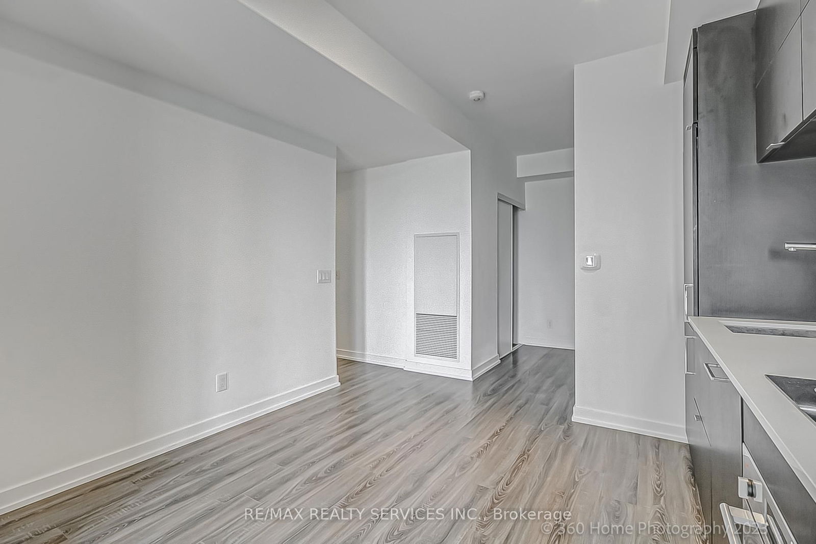 20 Edward St, unit 1719 for rent