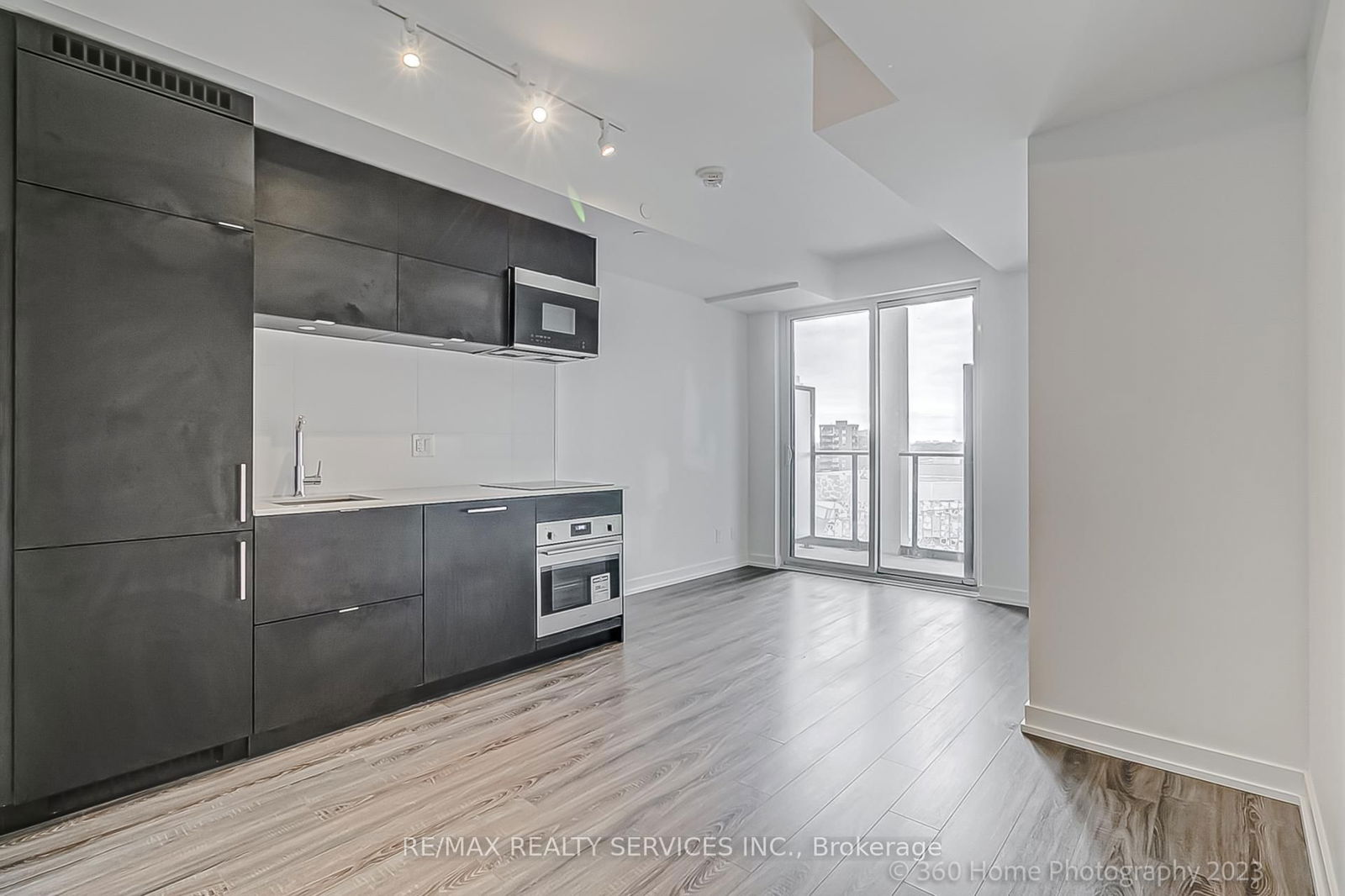 20 Edward St, unit 1719 for rent