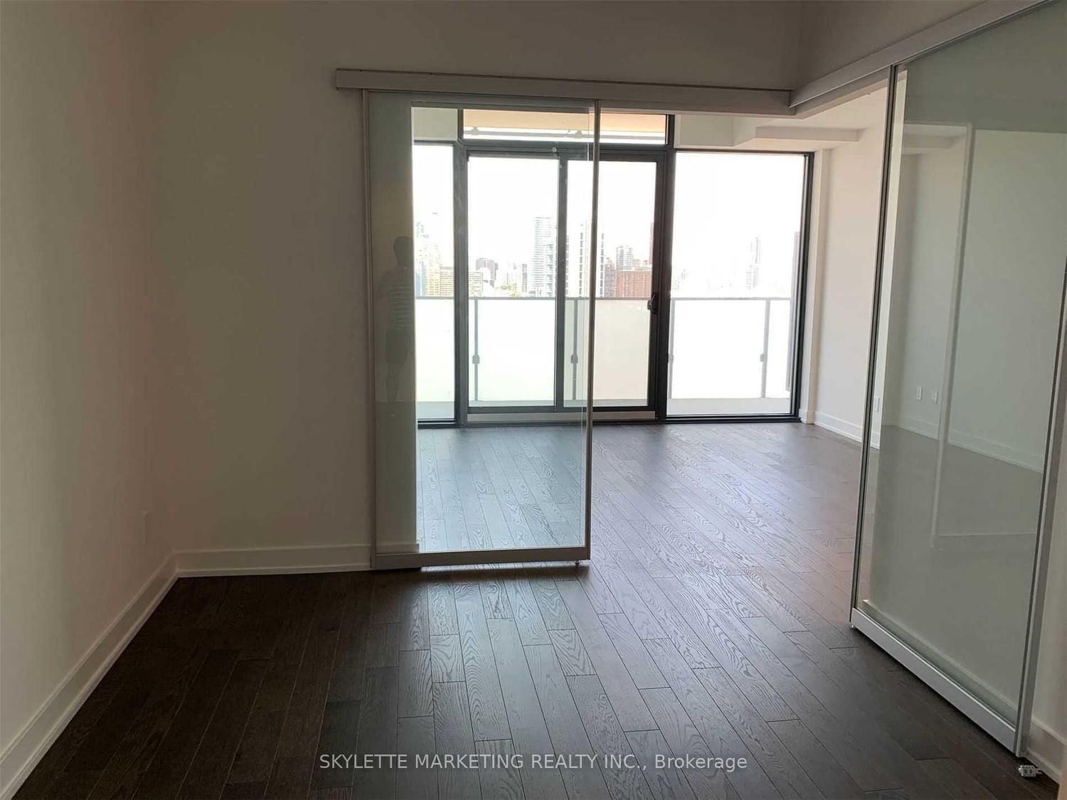 25 Richmond St E, unit 2314 for rent