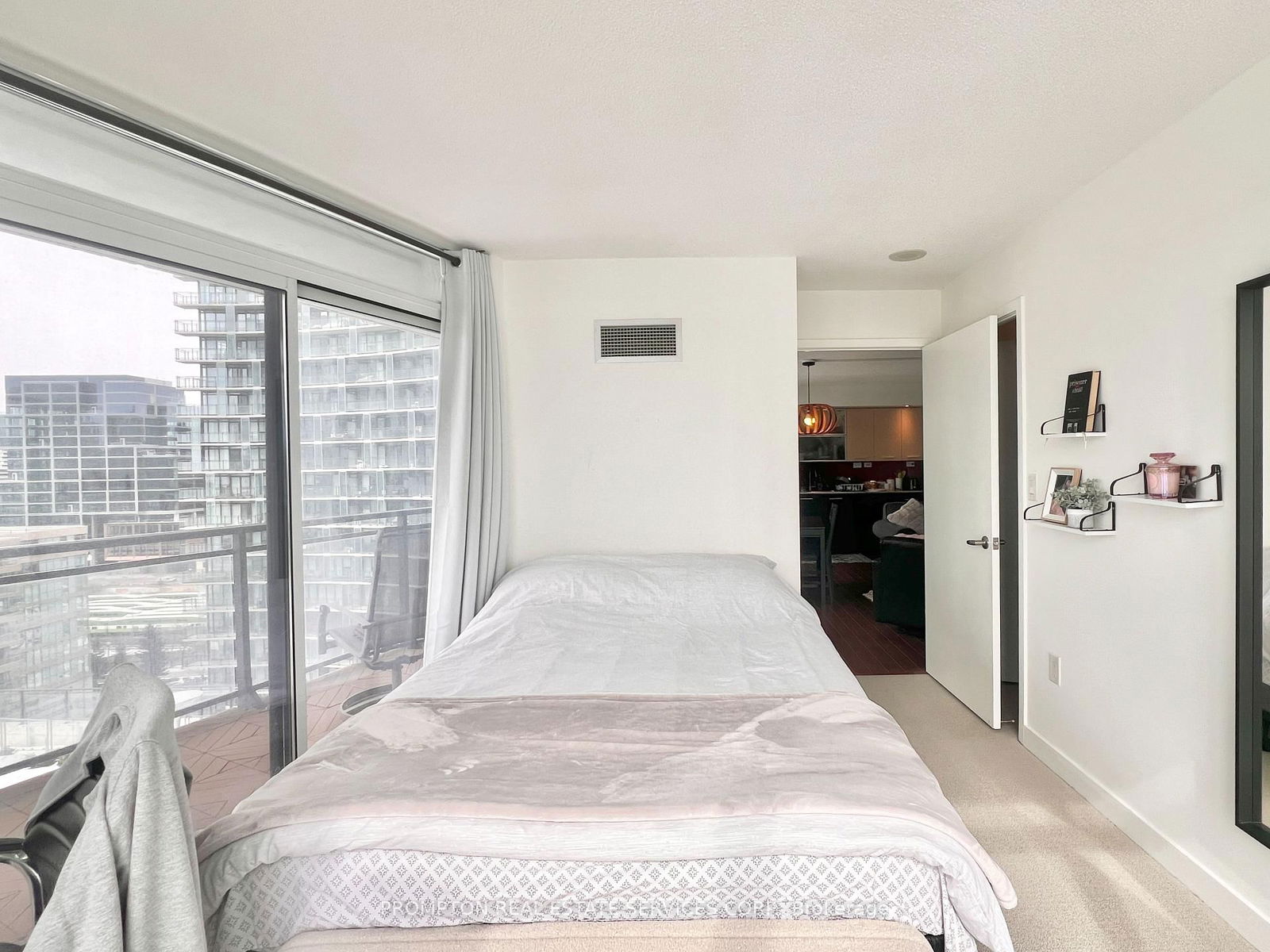 8 Telegram Mews, unit 1501 for rent