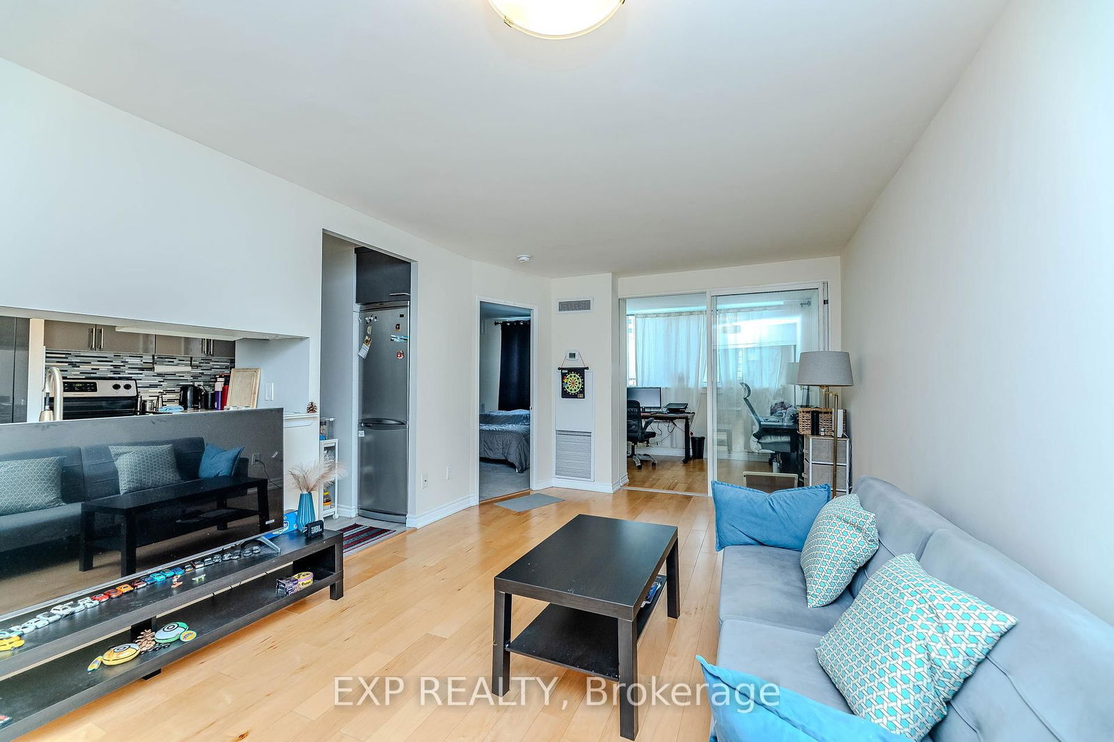 1055 Bay St, unit 1515 for rent