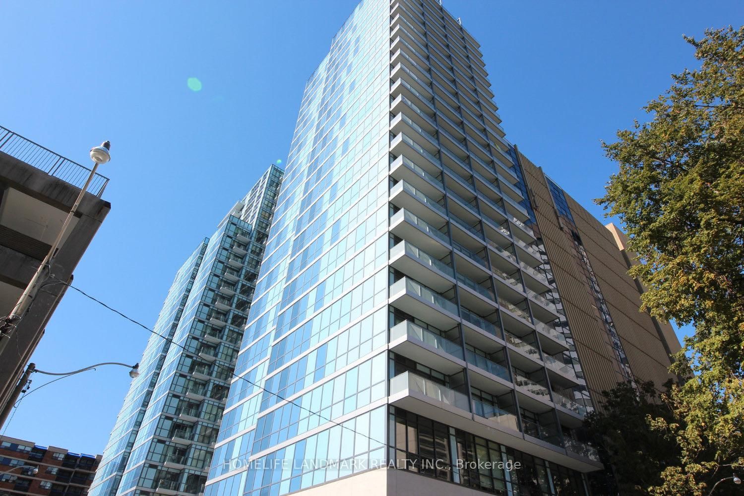 210 Simcoe St, unit 512 for rent