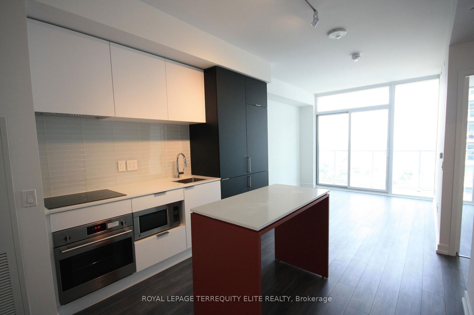 33 Helendale Ave, unit 1513 for rent