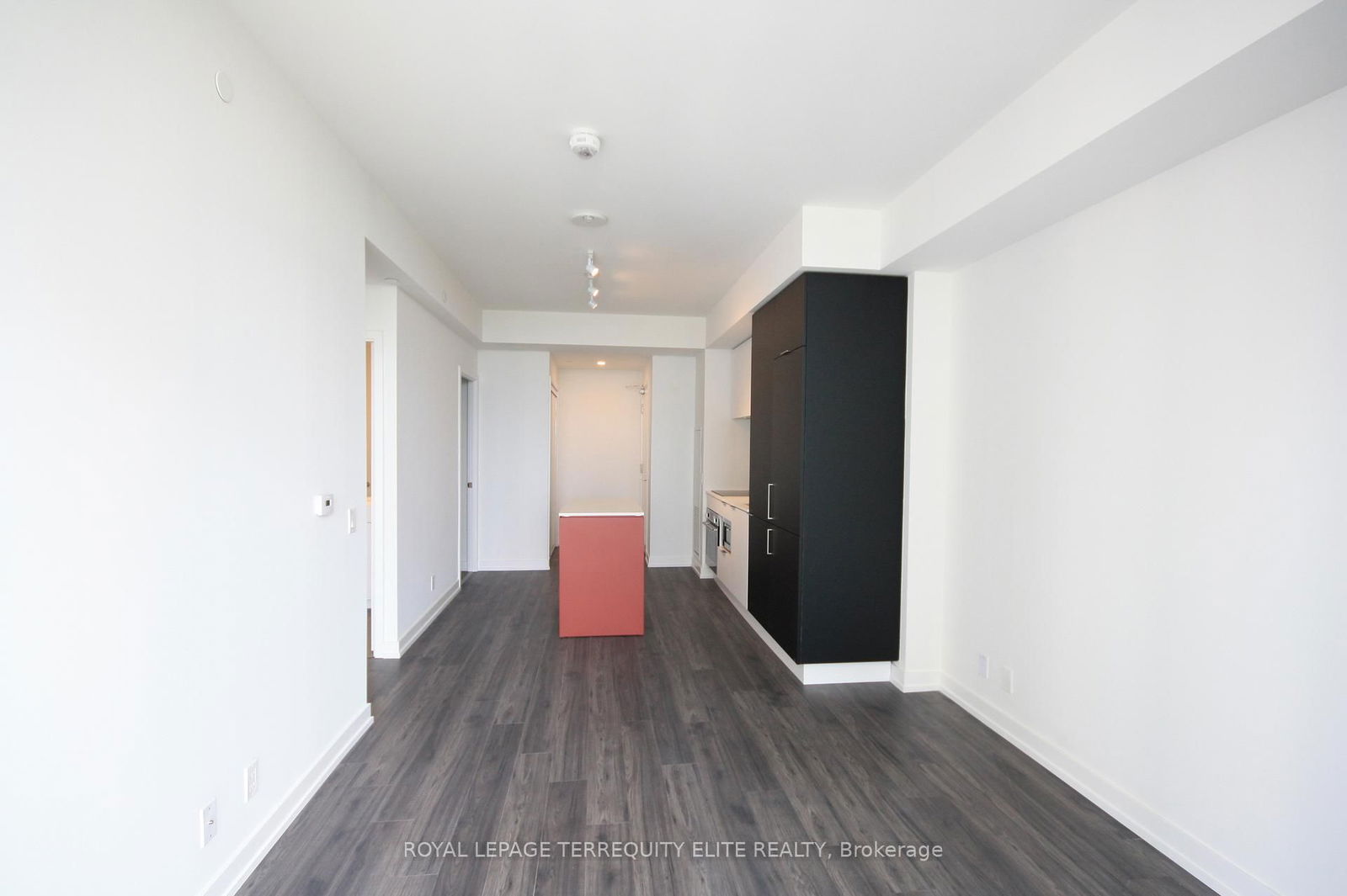 33 Helendale Ave, unit 1513 for rent