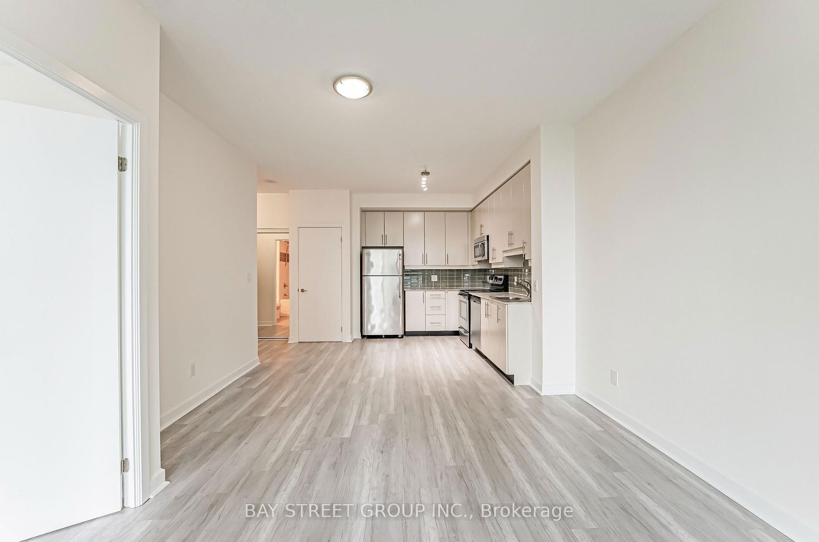 33 Bay St, unit 2907 for rent